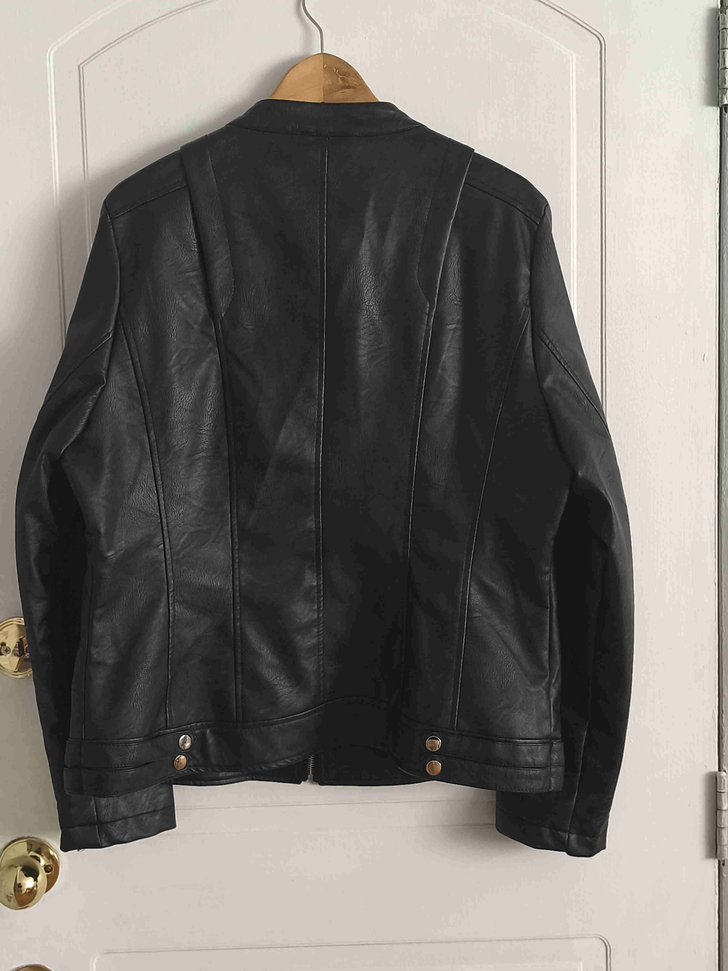 Chaqueta negra de cuero sintético - miniatura 3