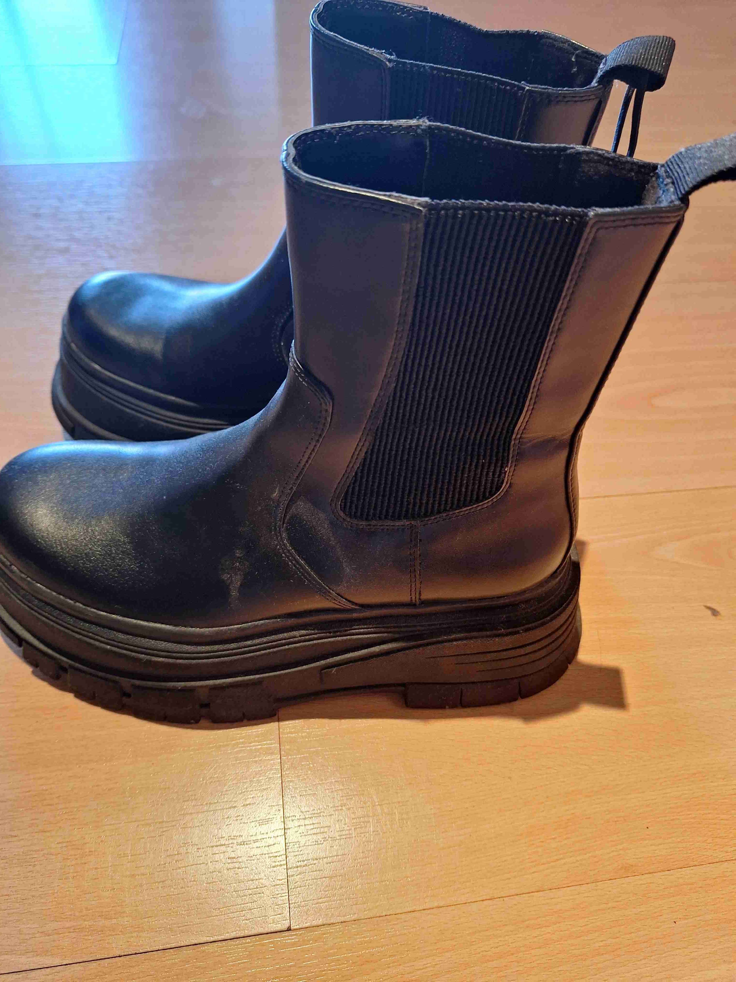 Botines negros de cuero - miniatura 1