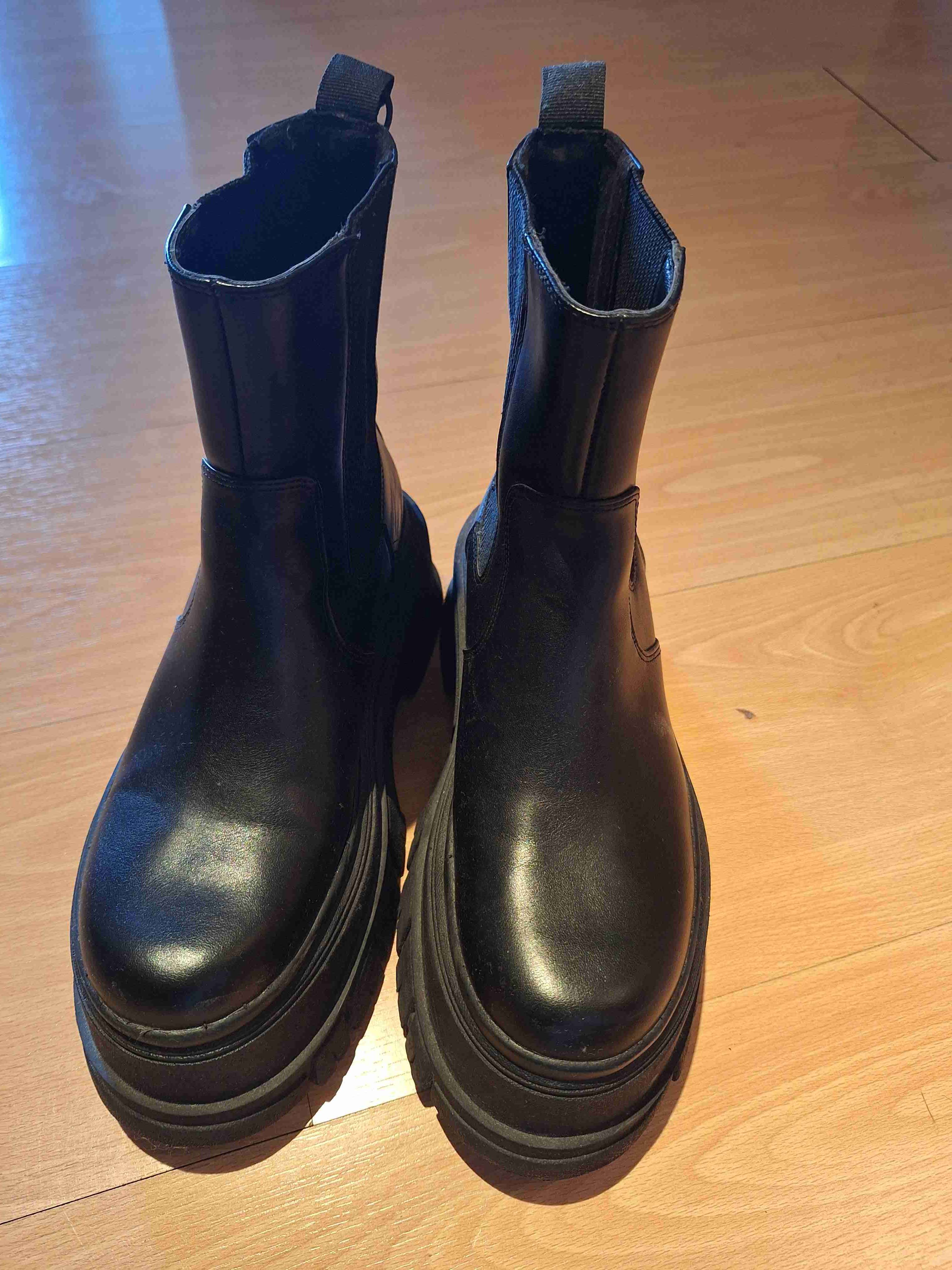 Botines negros de cuero - miniatura 2
