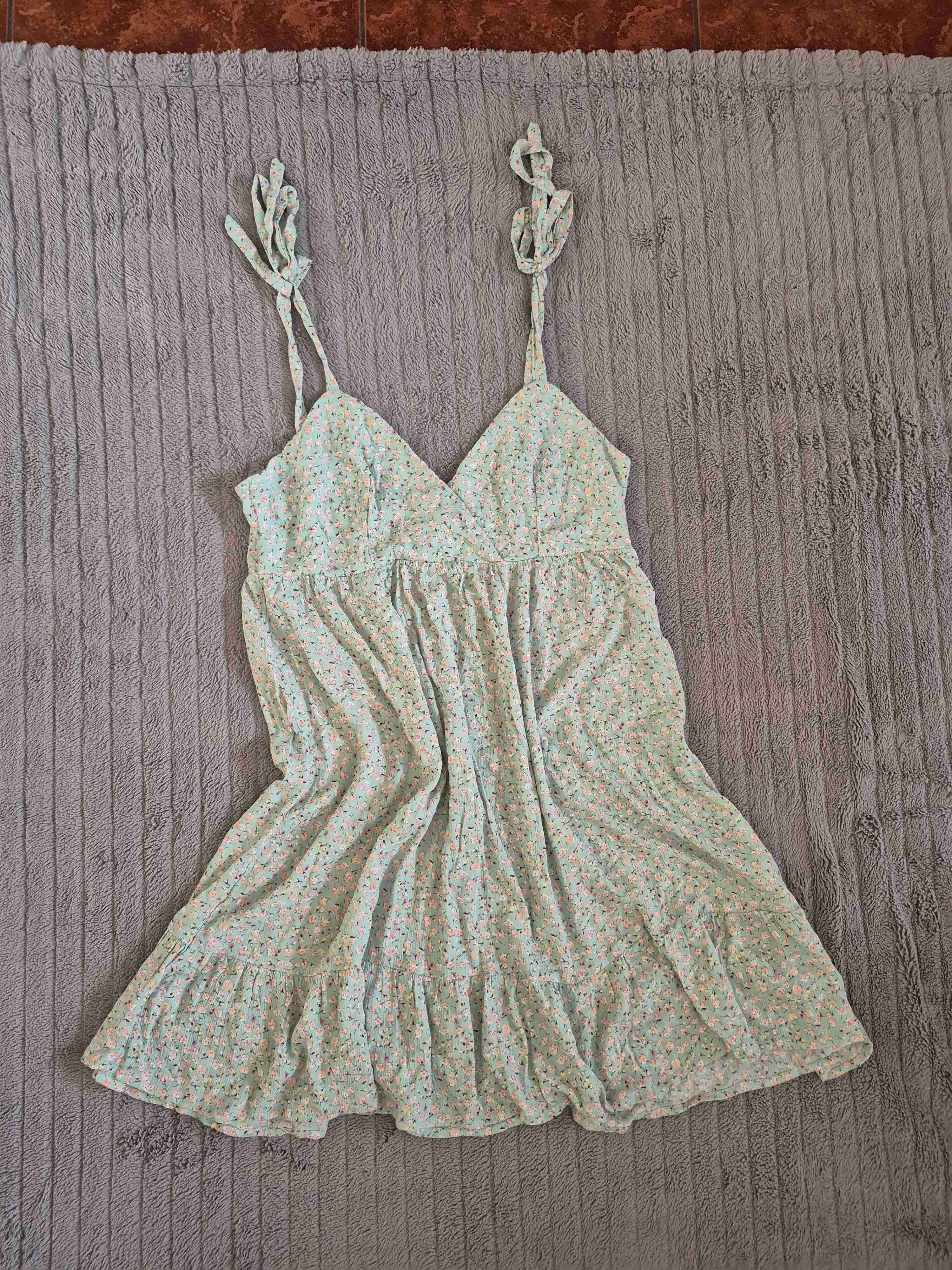 Vestido floral con tirantes