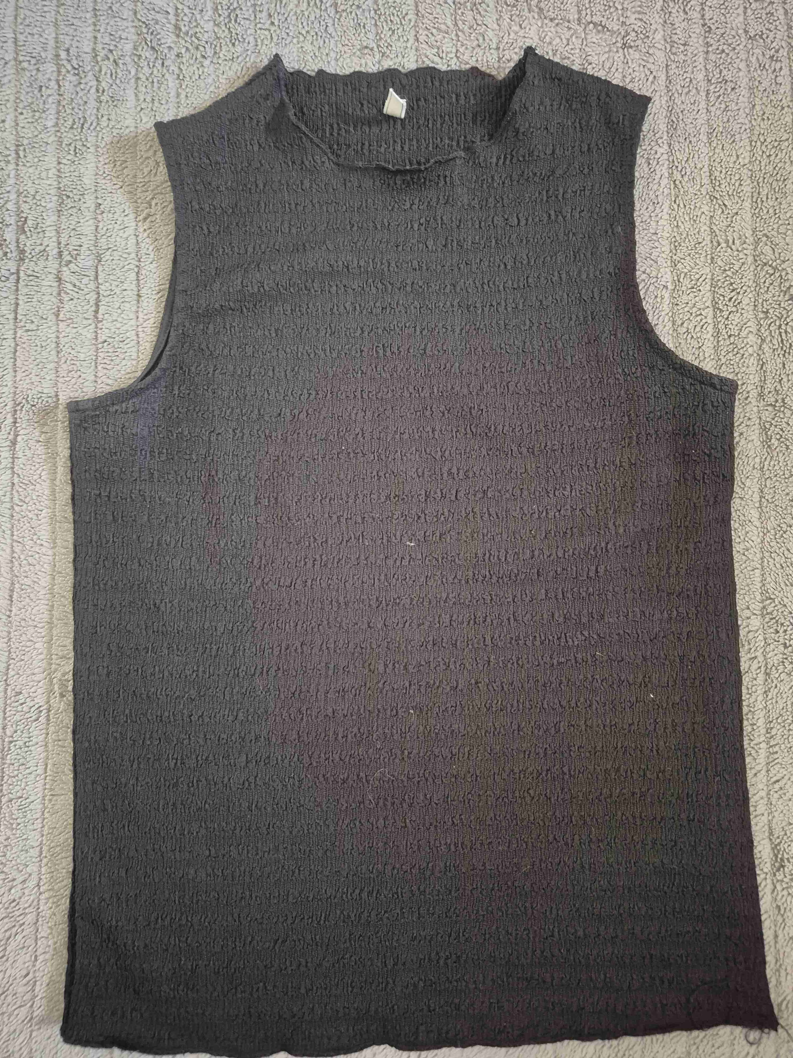 Polera sin mangas negra