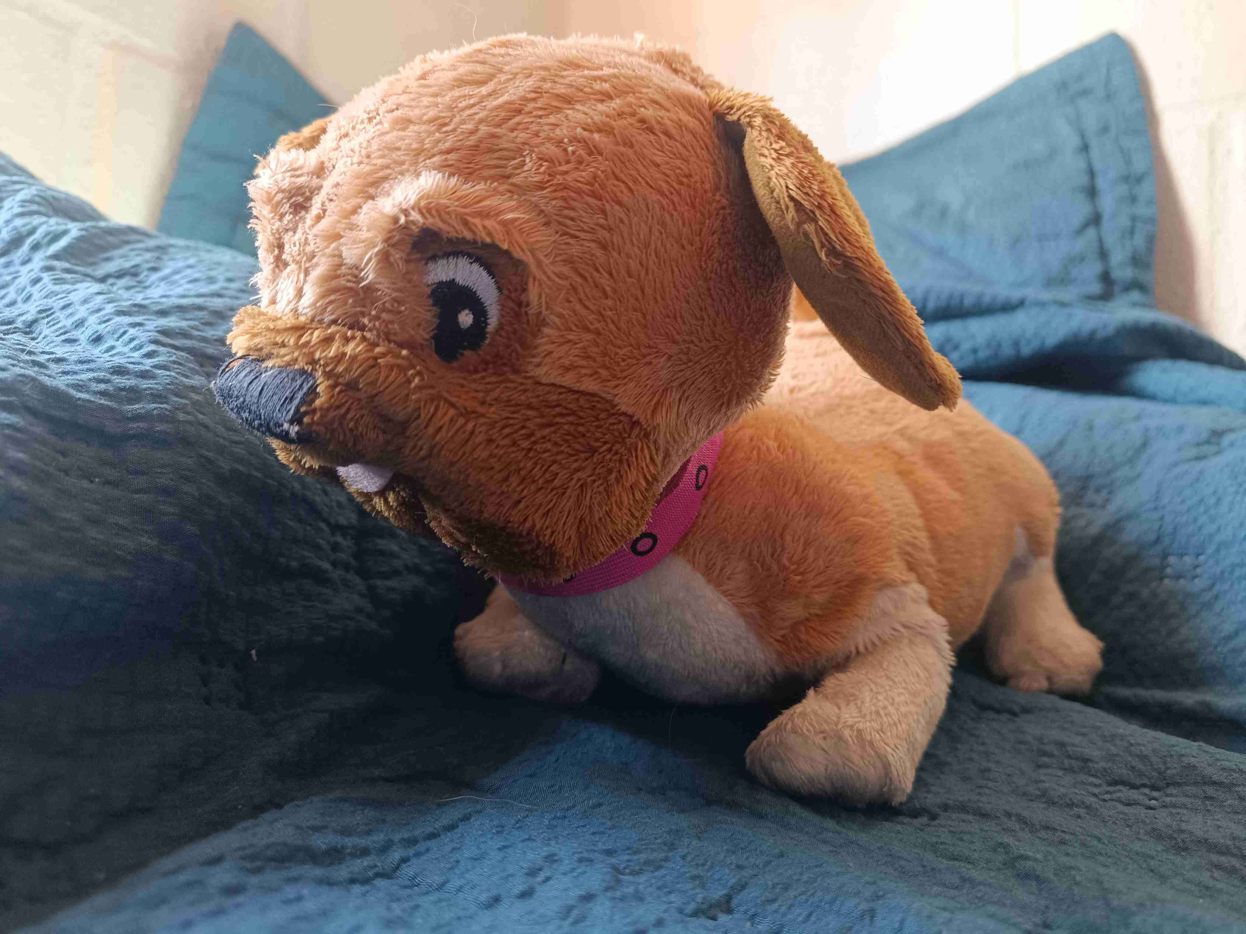 Peluche de perro marrón