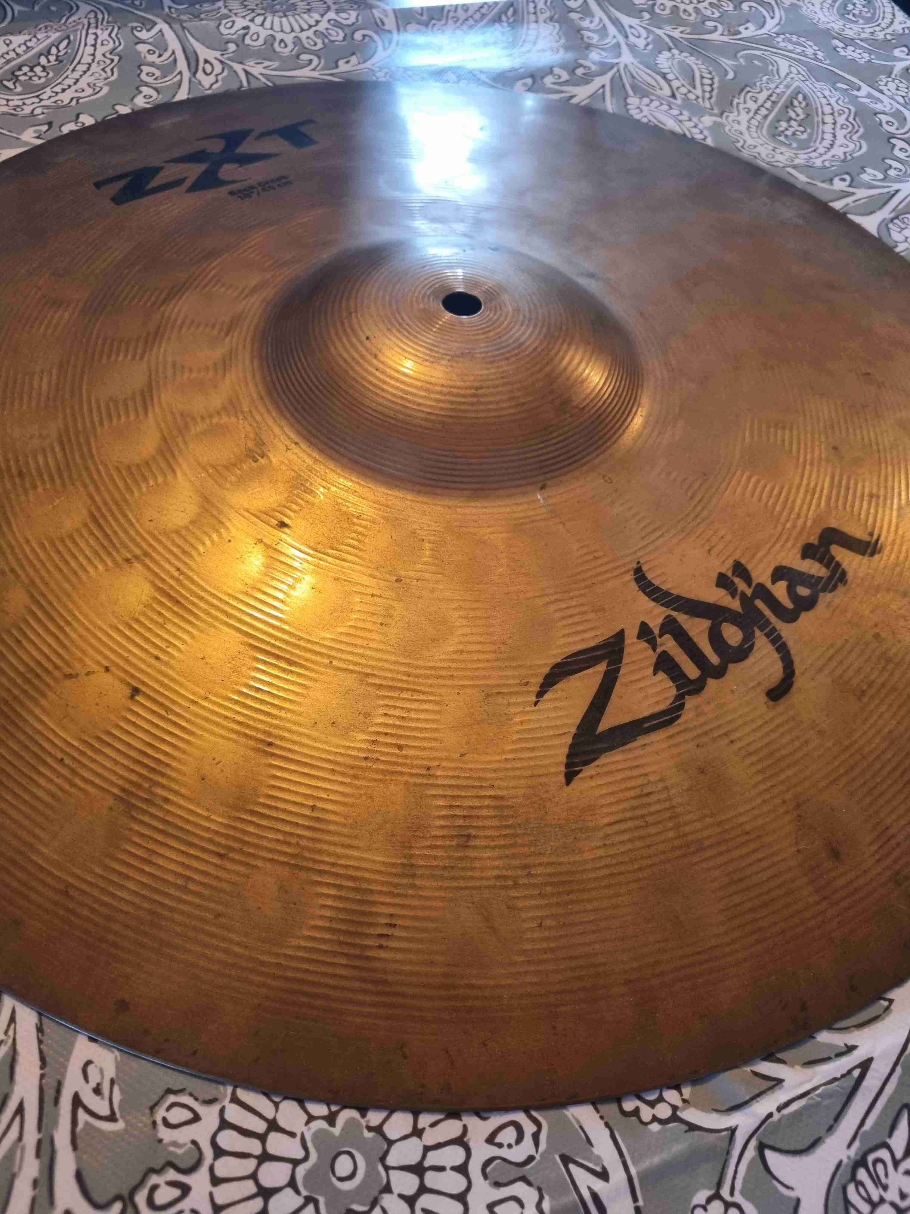 Platillo Zildjian ZXT usado - miniatura 1