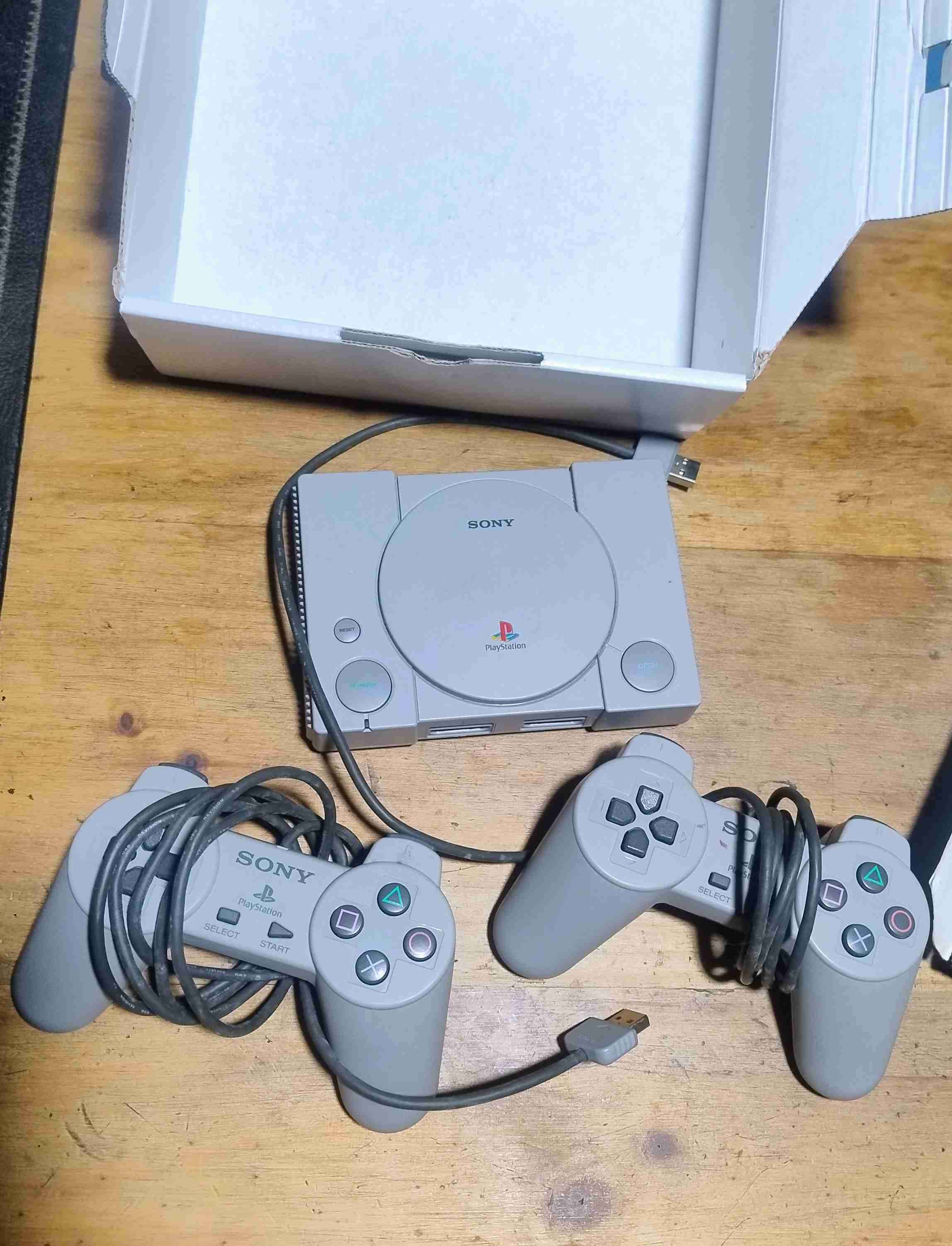 Consola PlayStation Classic - miniatura 3
