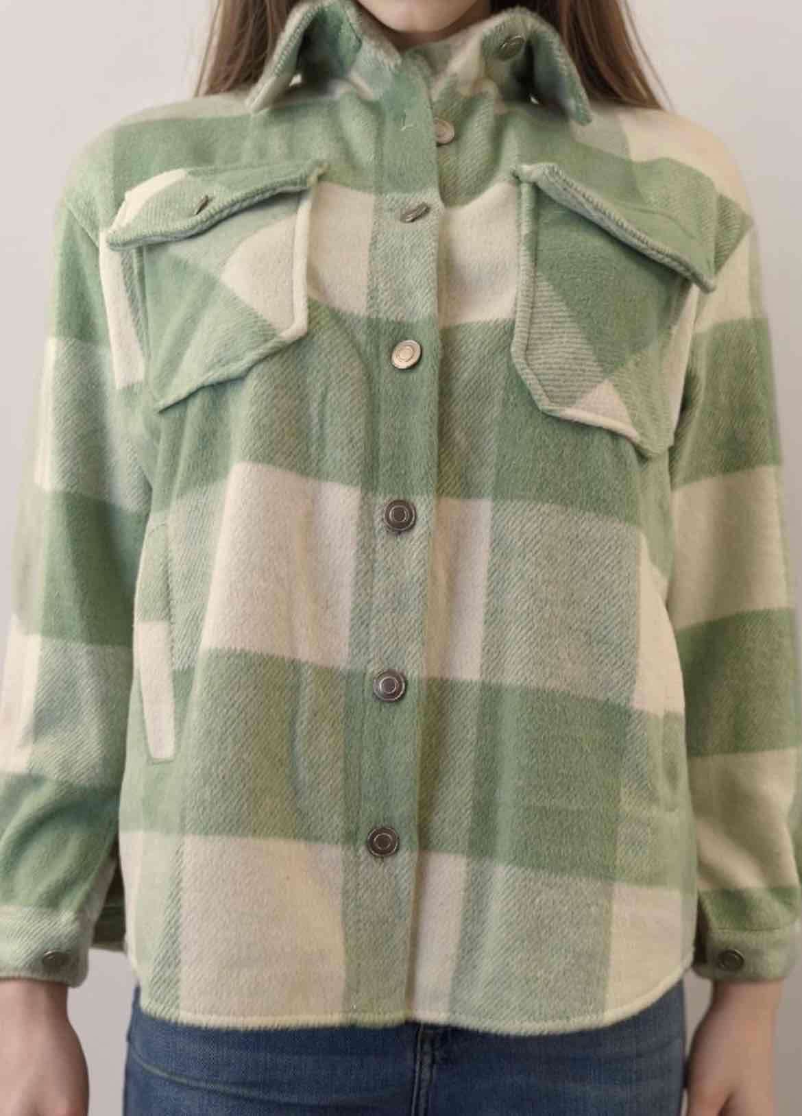 Camisa a cuadros verde y blanco