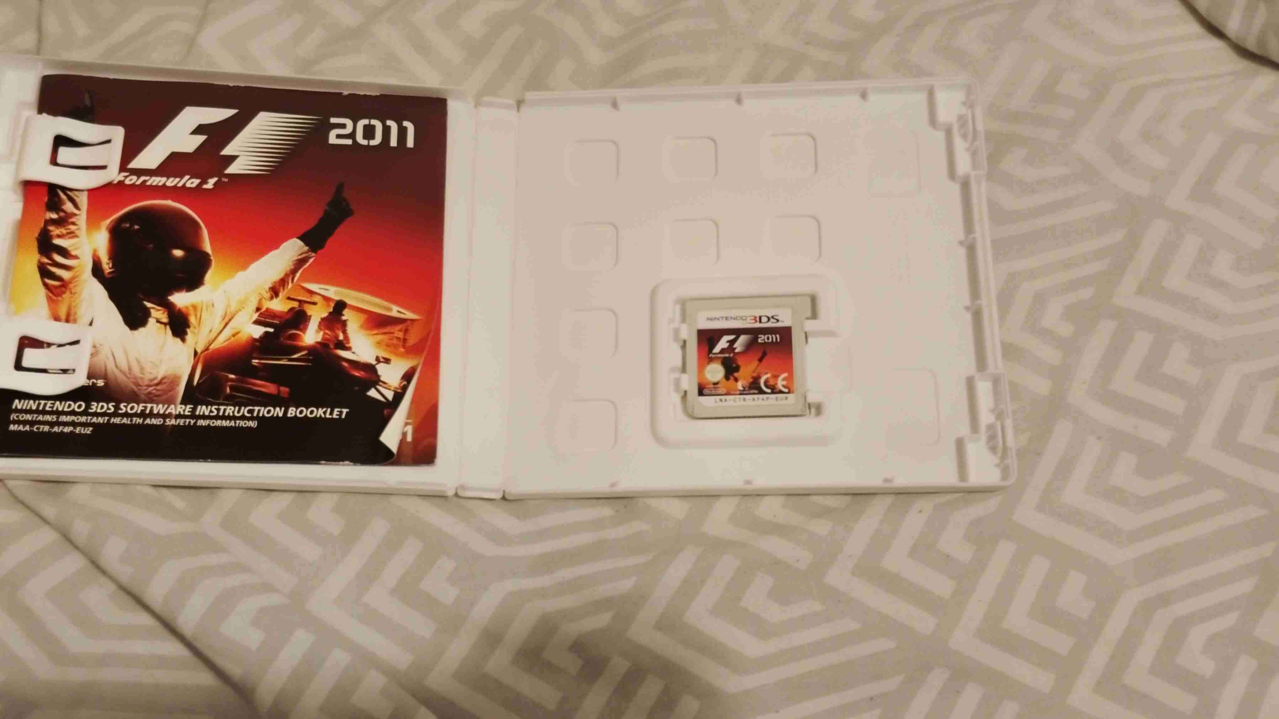 Juego F1 2011 para Nintendo 3DS - miniatura 2