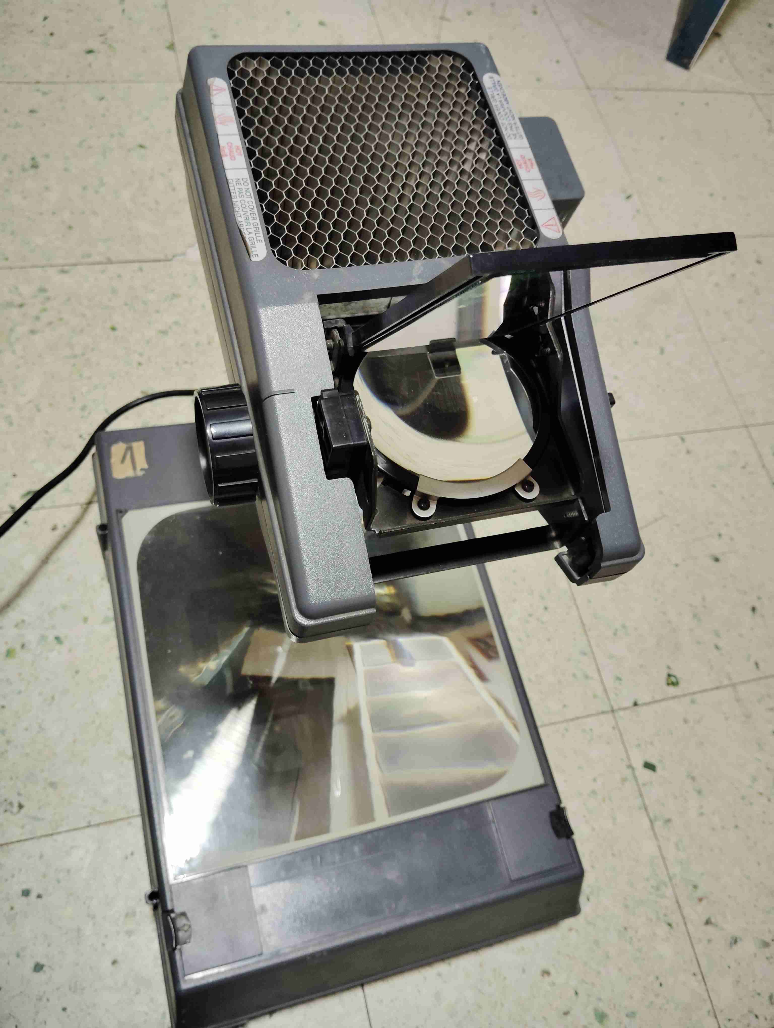 Retroproyector funcional - miniatura 3