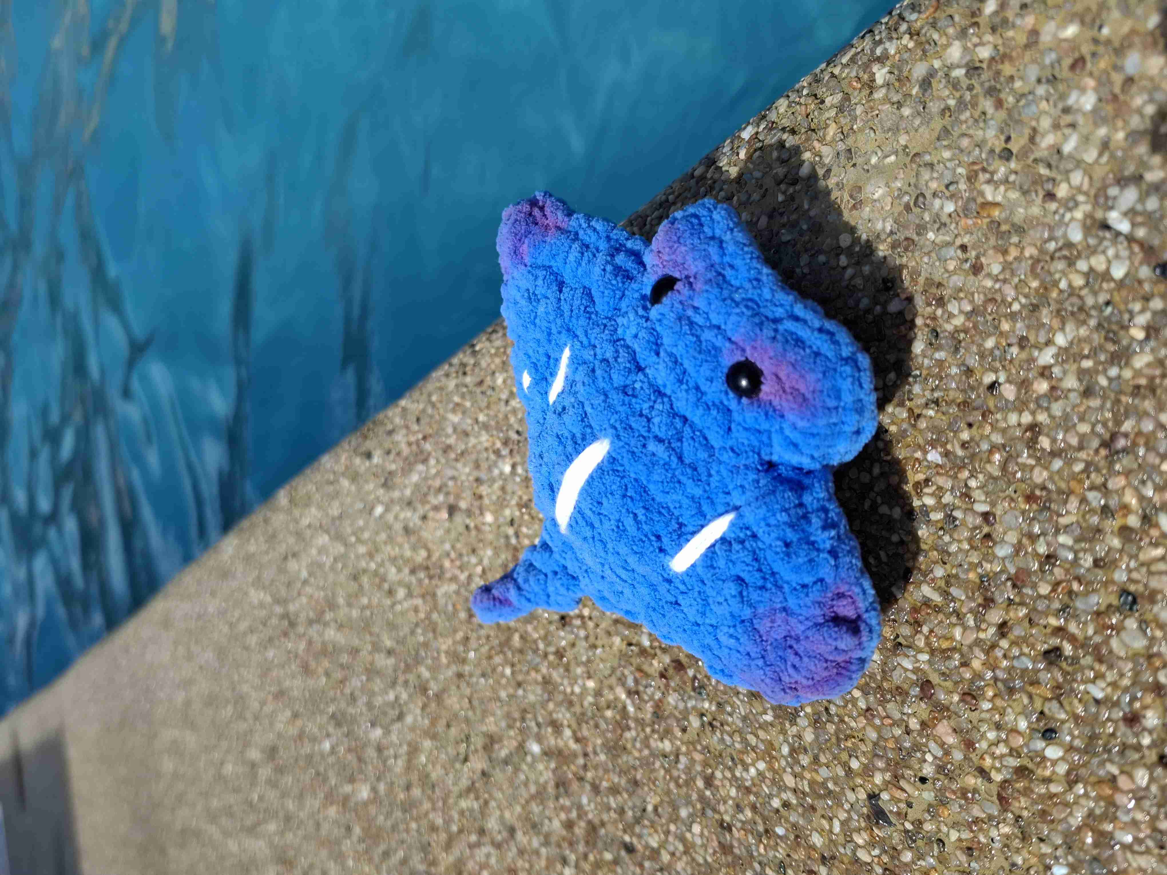 Amigurumi manta raya azul - miniatura 1