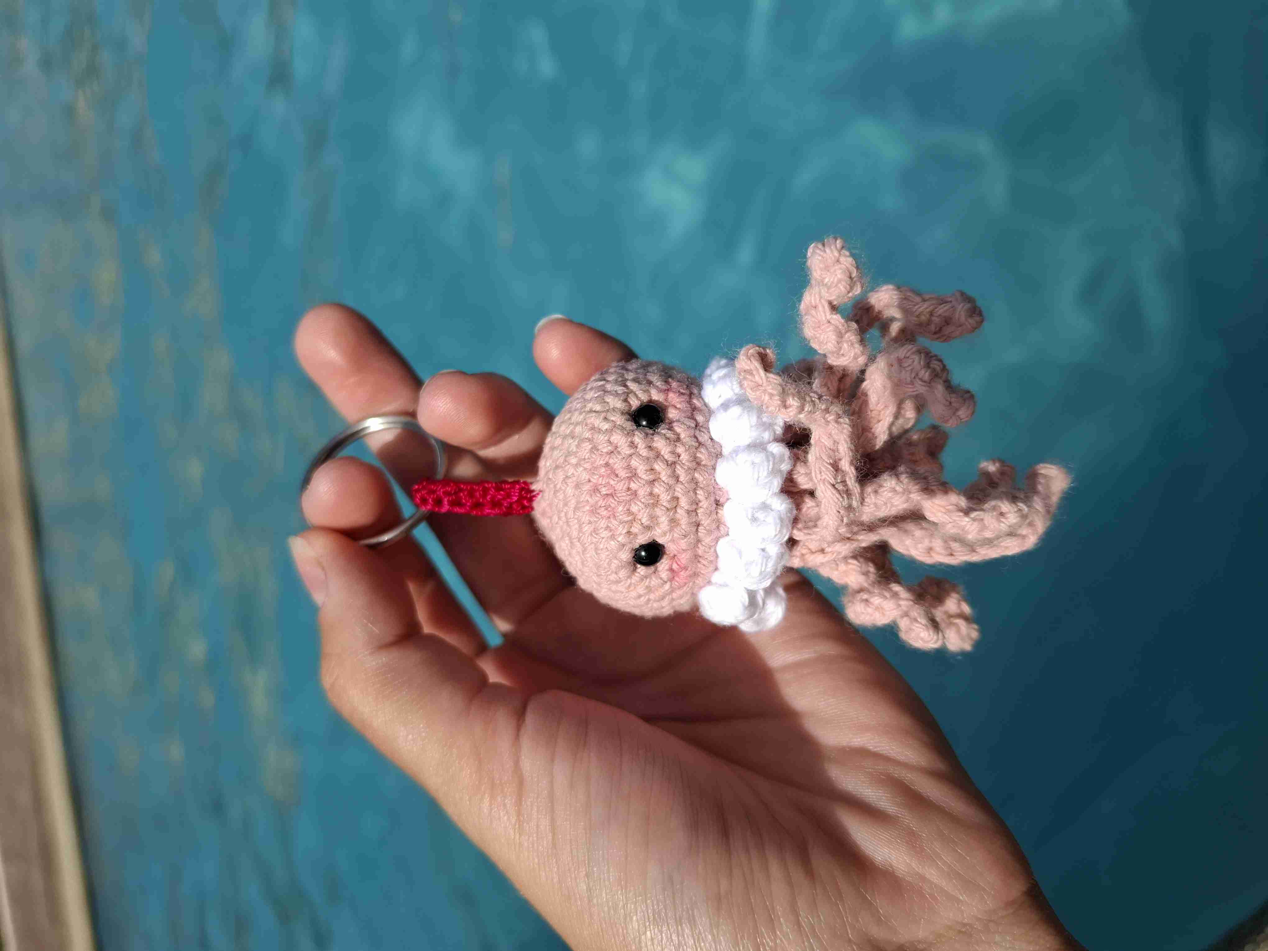 Llavero pulpo amigurumi hecho a mano - miniatura 2