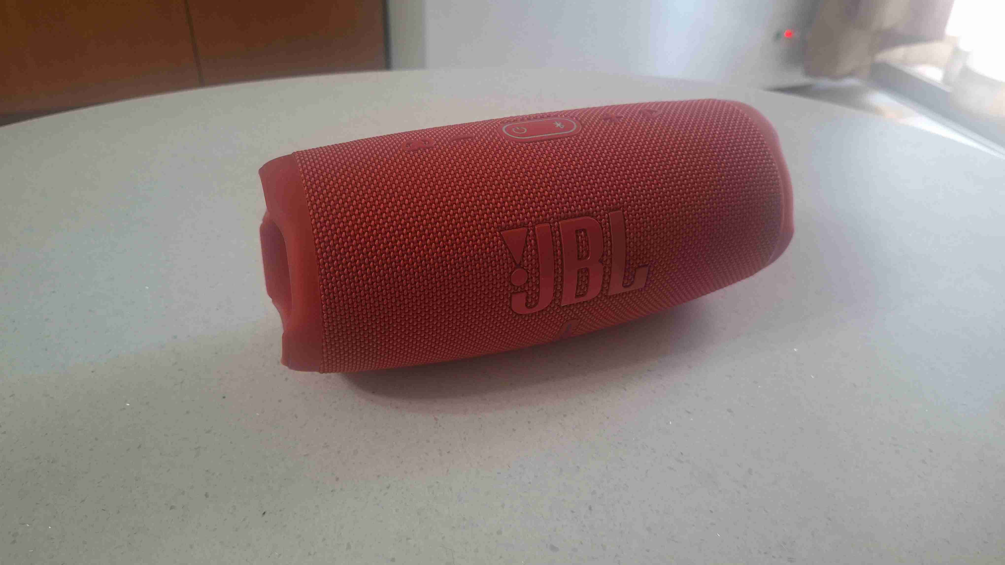 ¡¡¡Altavoz JBL Charge 5 rojo!!! - miniatura 3