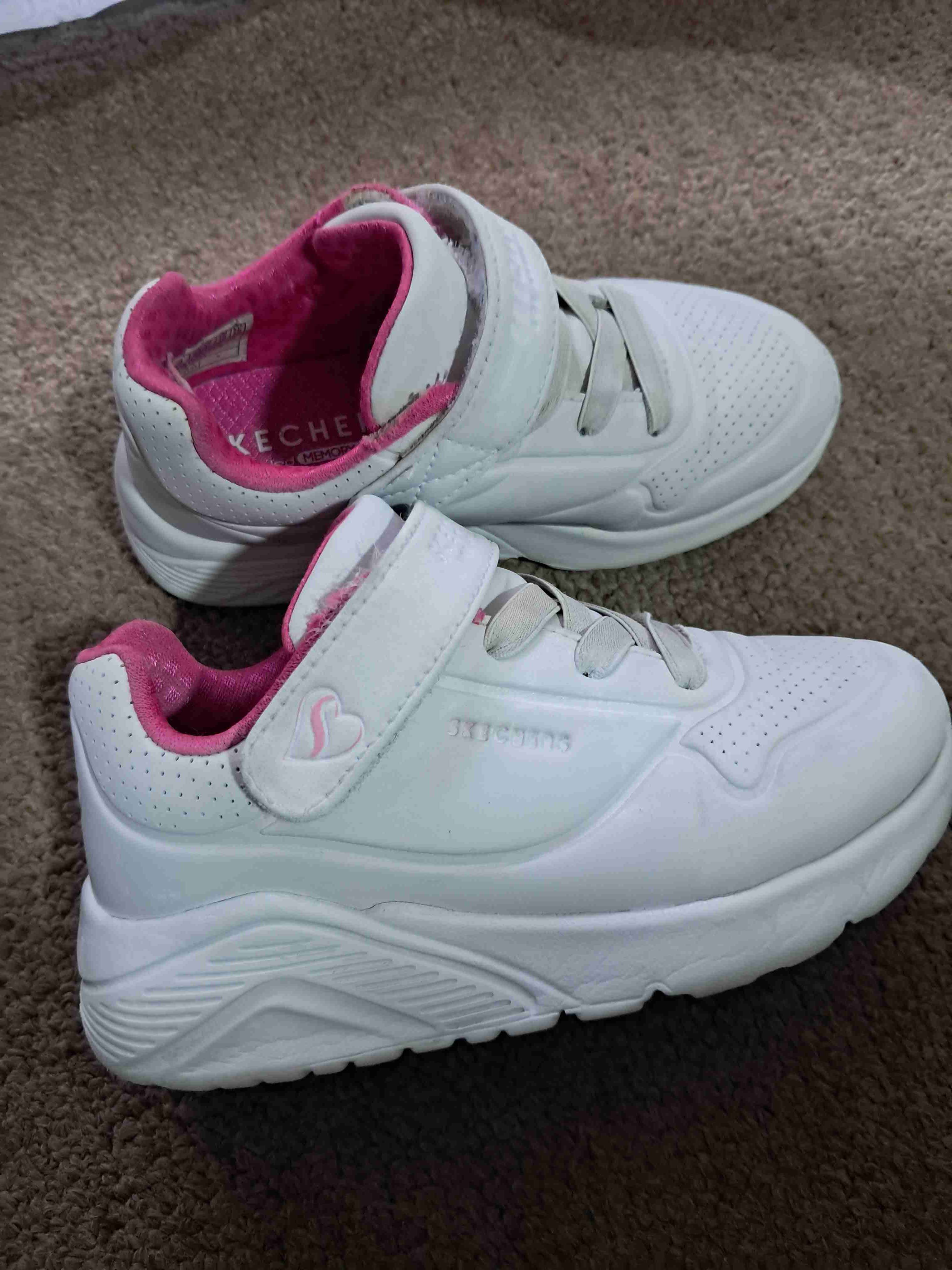 Zapatillas blancas con velcro - miniatura 1