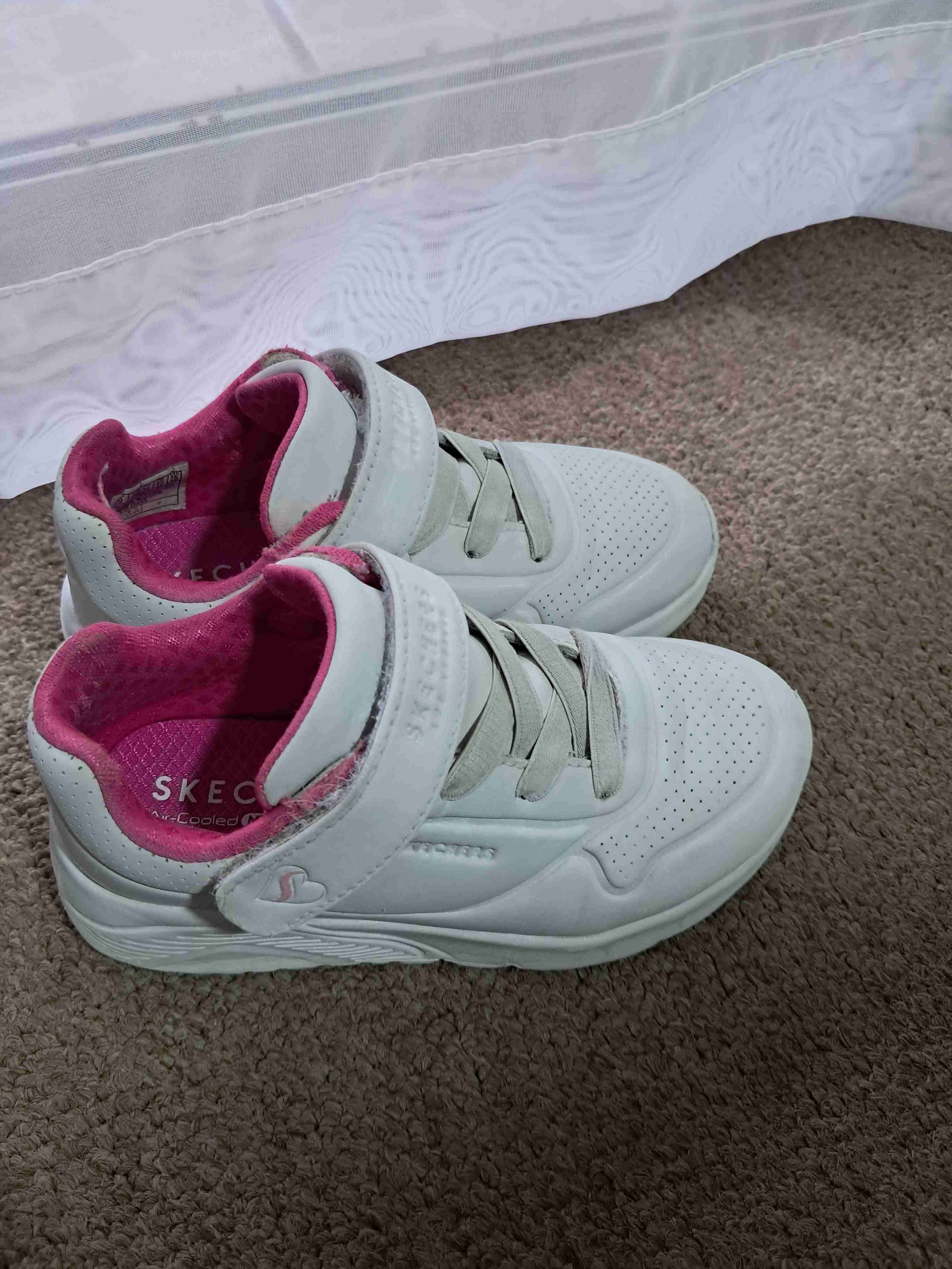 Zapatillas blancas con velcro - miniatura 2