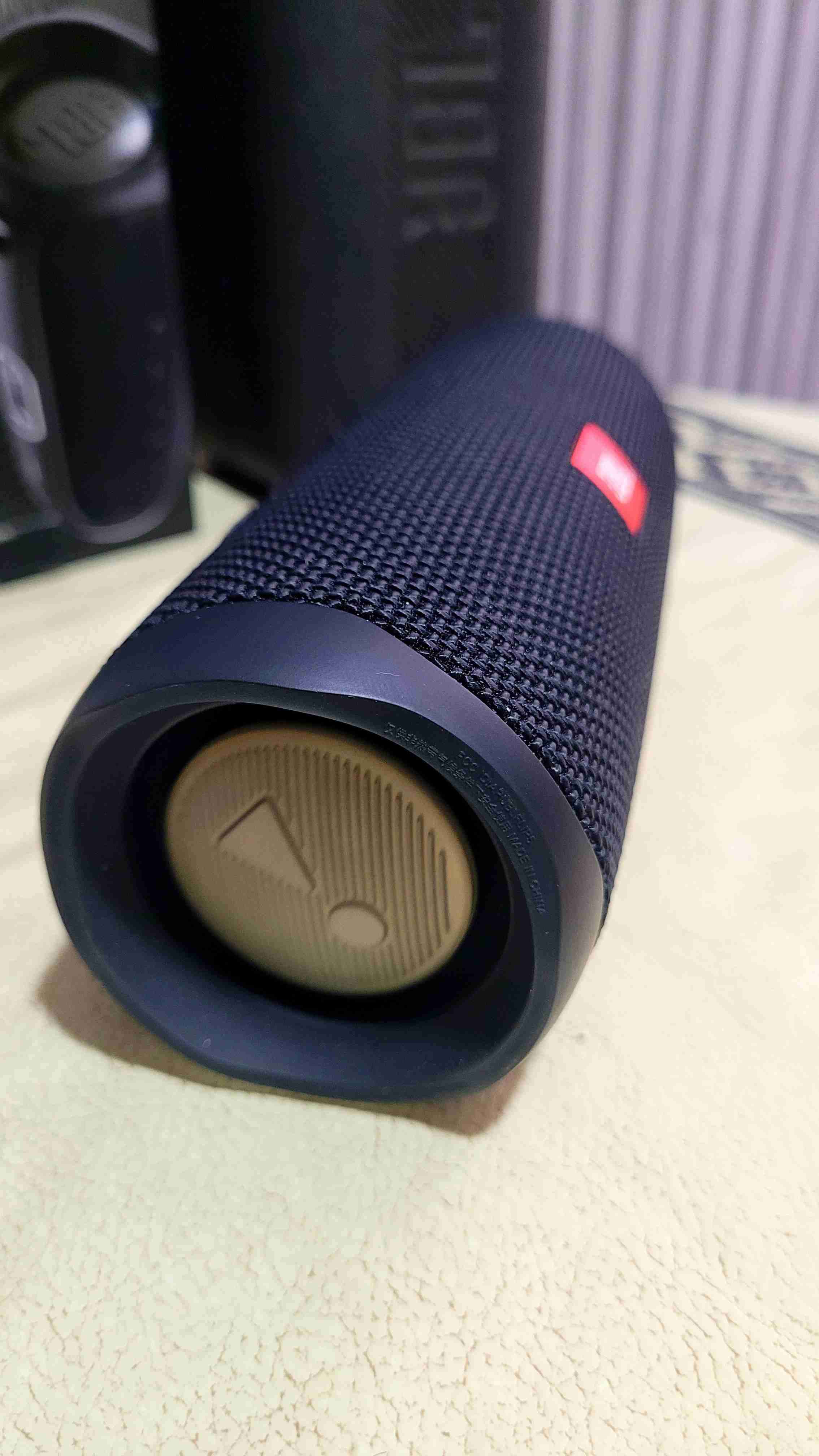 Parlante portátil JBL Flip 5 - miniatura 4