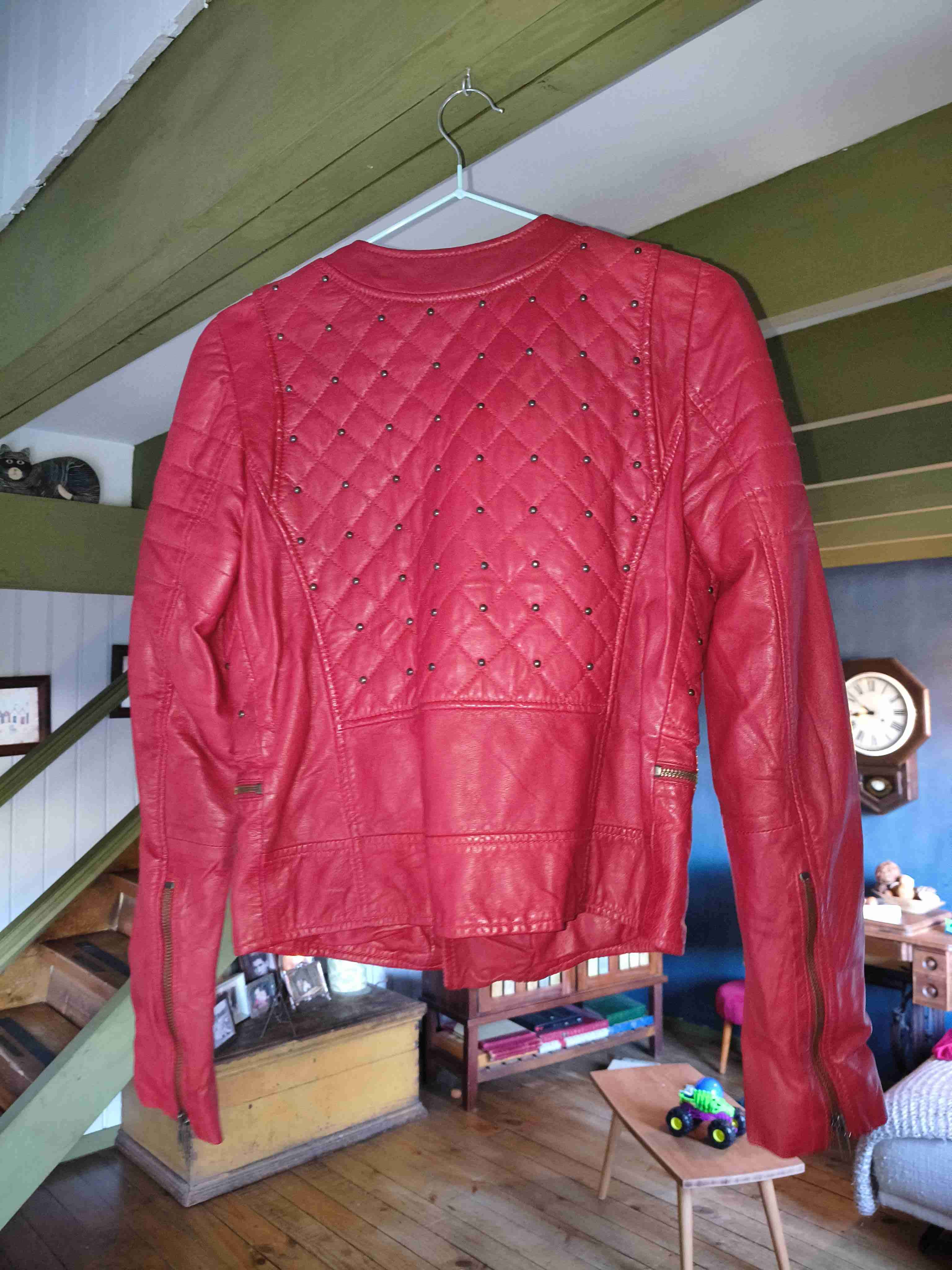 Chaqueta roja de cuero Zara - miniatura 2