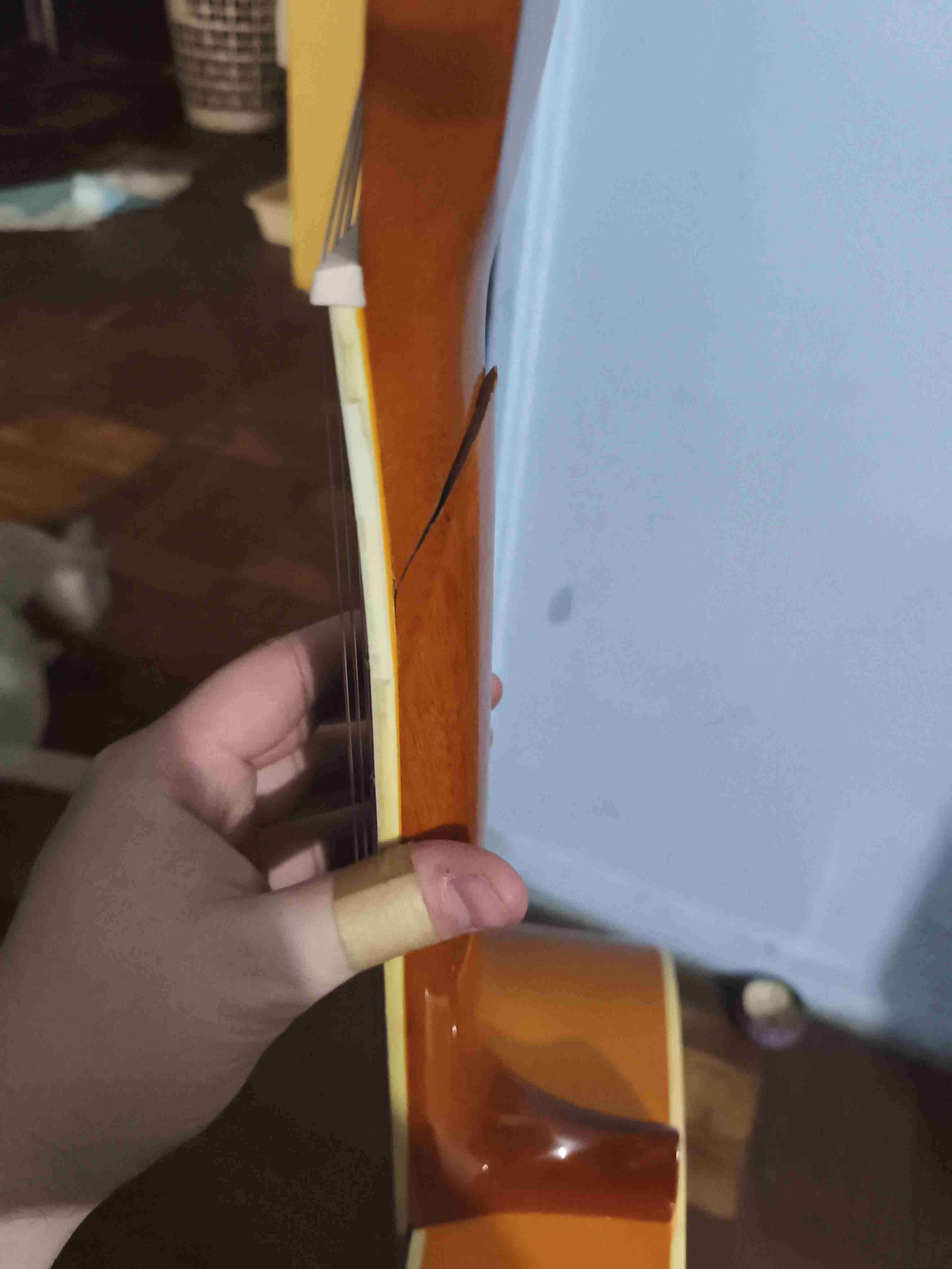 Guitarra mesko - miniatura 4