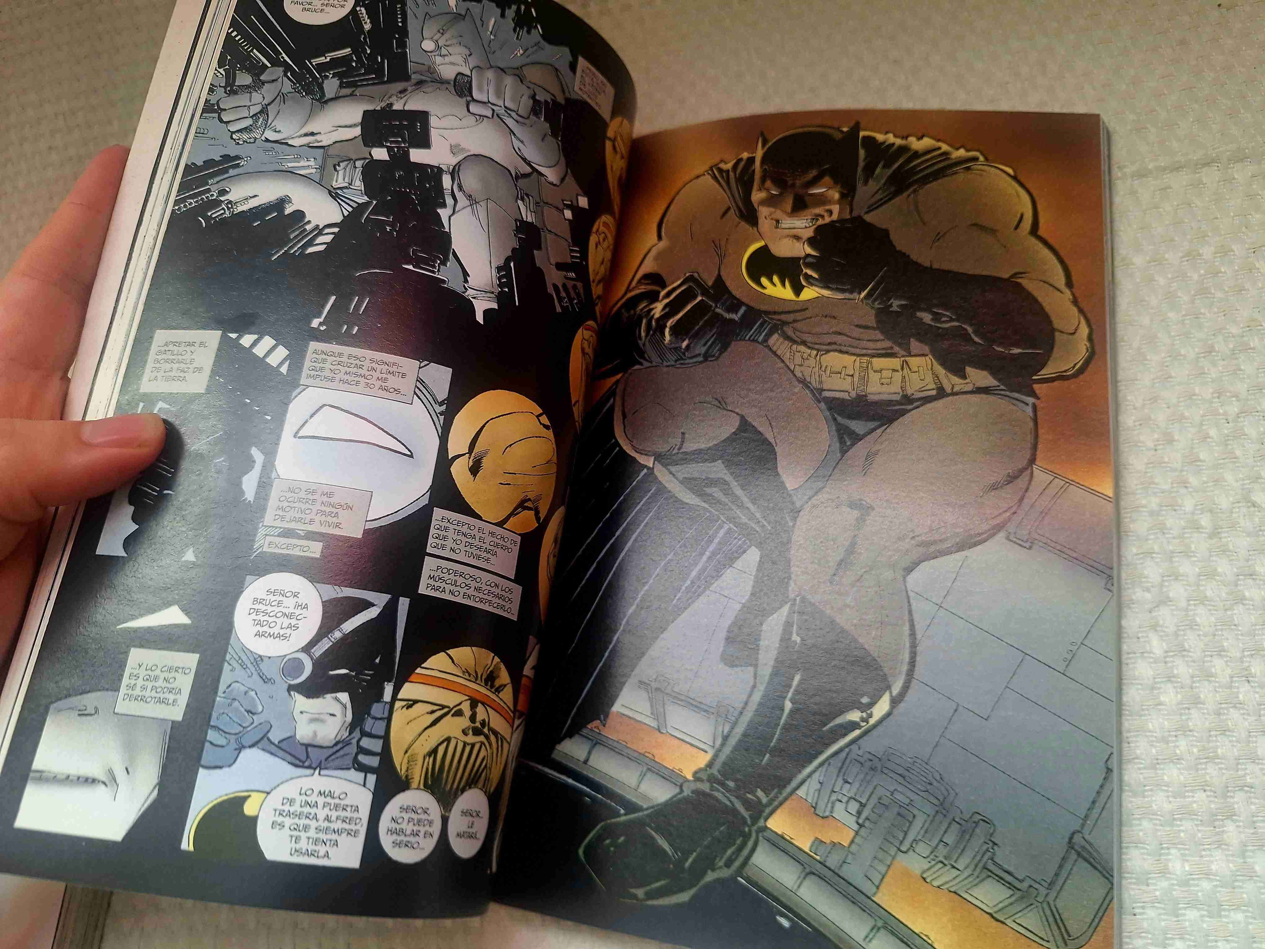 Batman El Regreso del Caballero Oscuro Comic ECC - miniatura 2