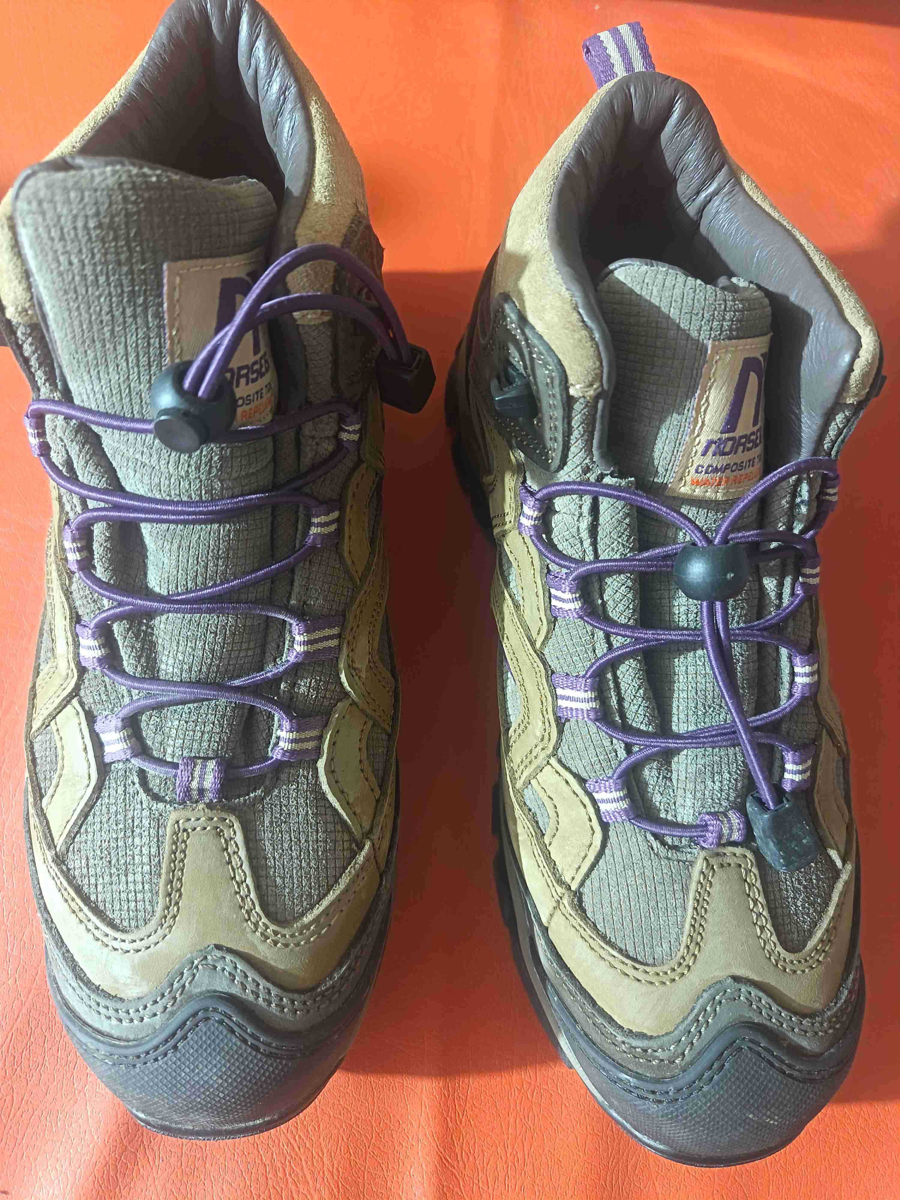 Botas de trekking beige para hombre