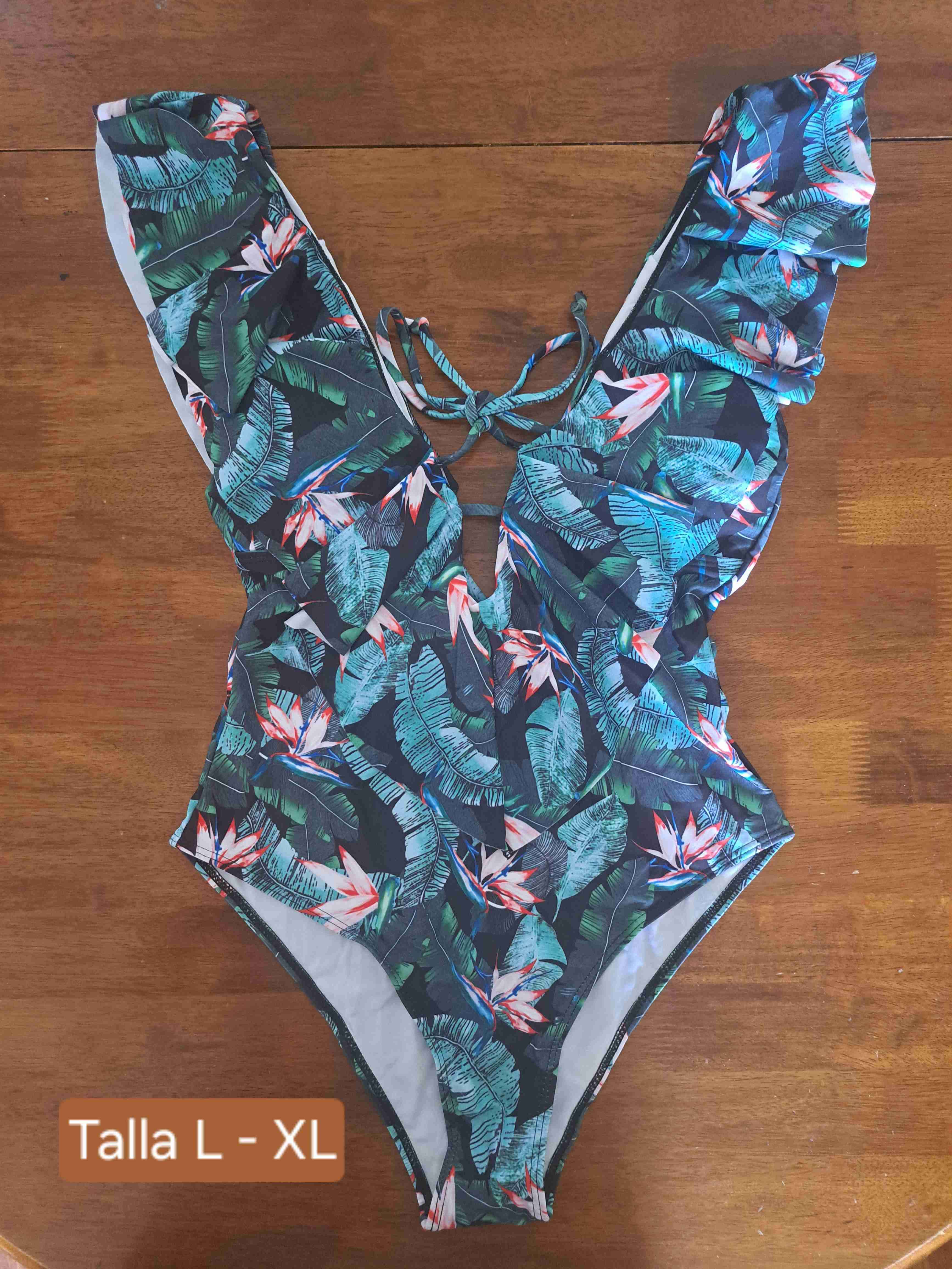 Traje de baño estampado tropical