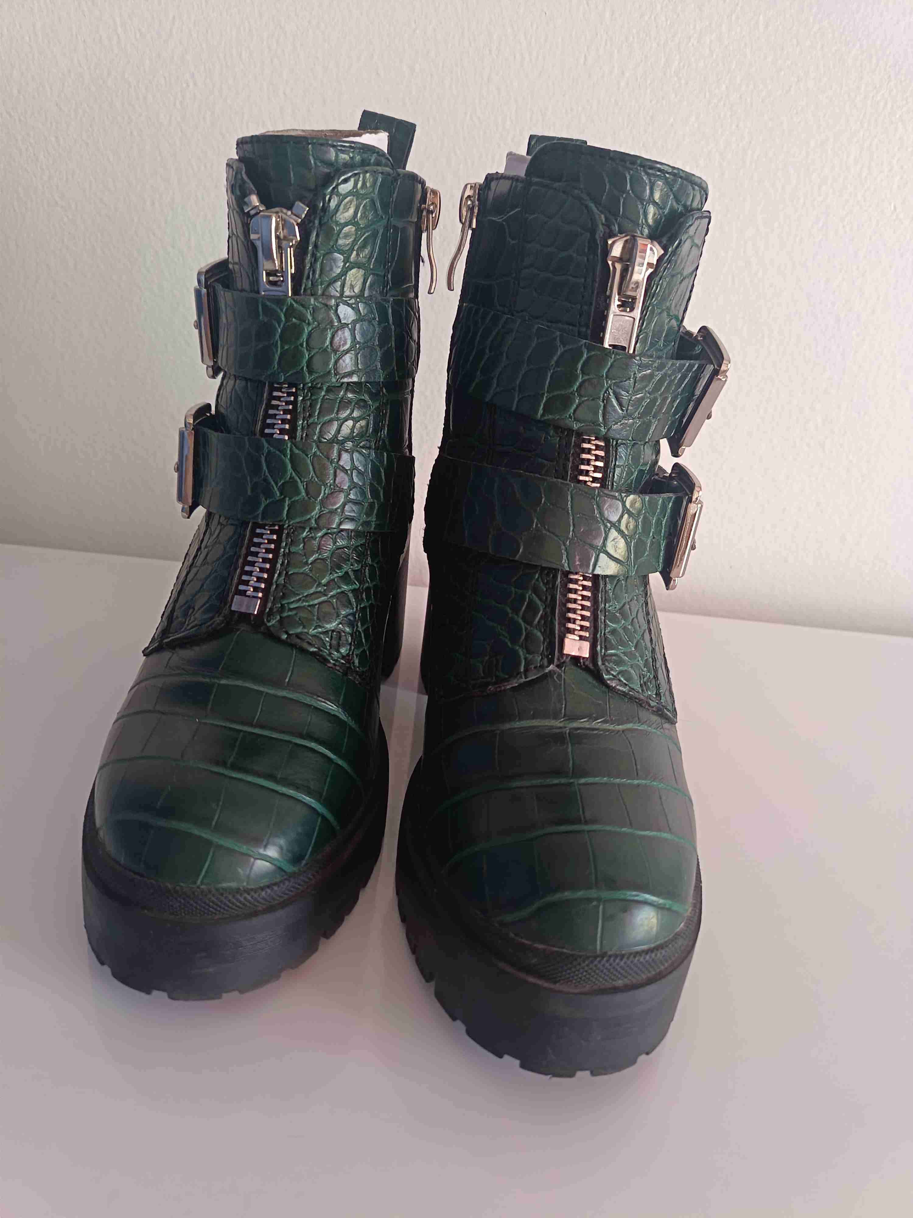 Botines verdes de cuero con hebillas - miniatura 2