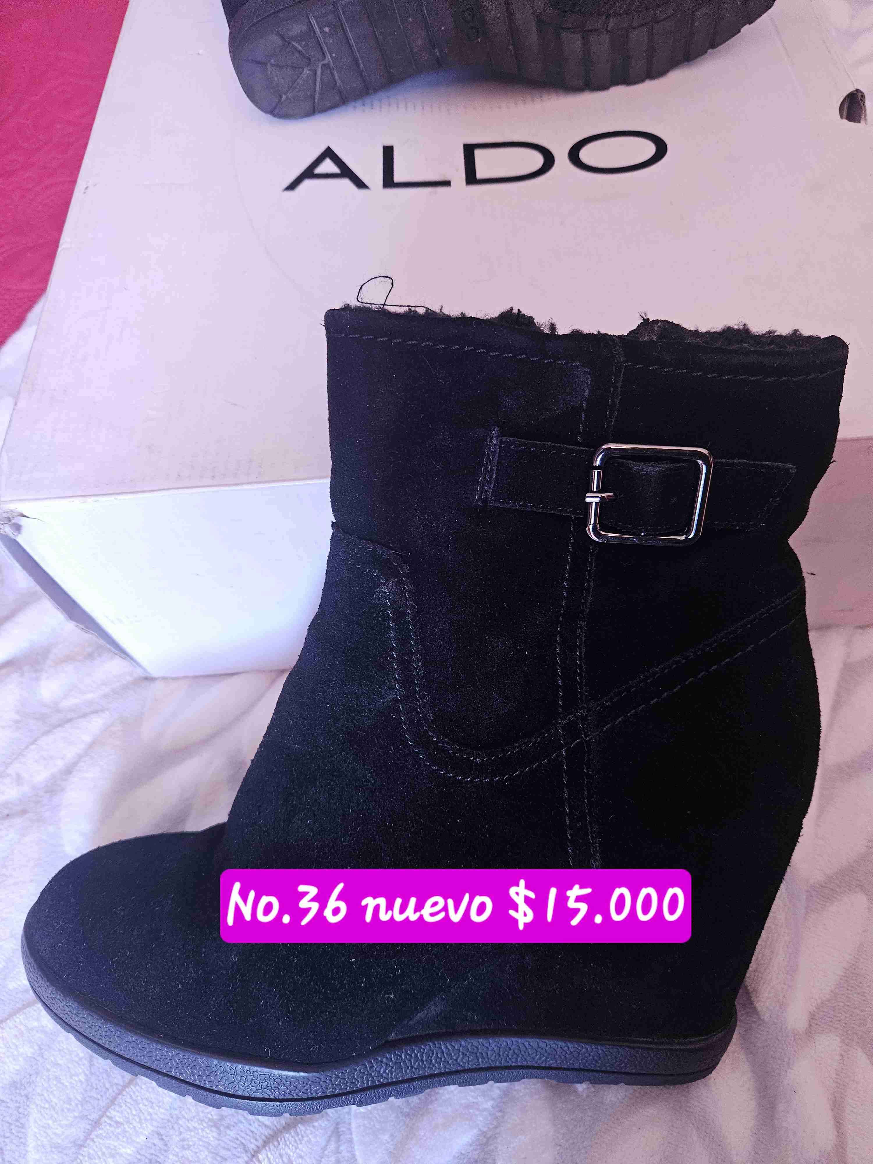 Botines negros ALDO con hebilla