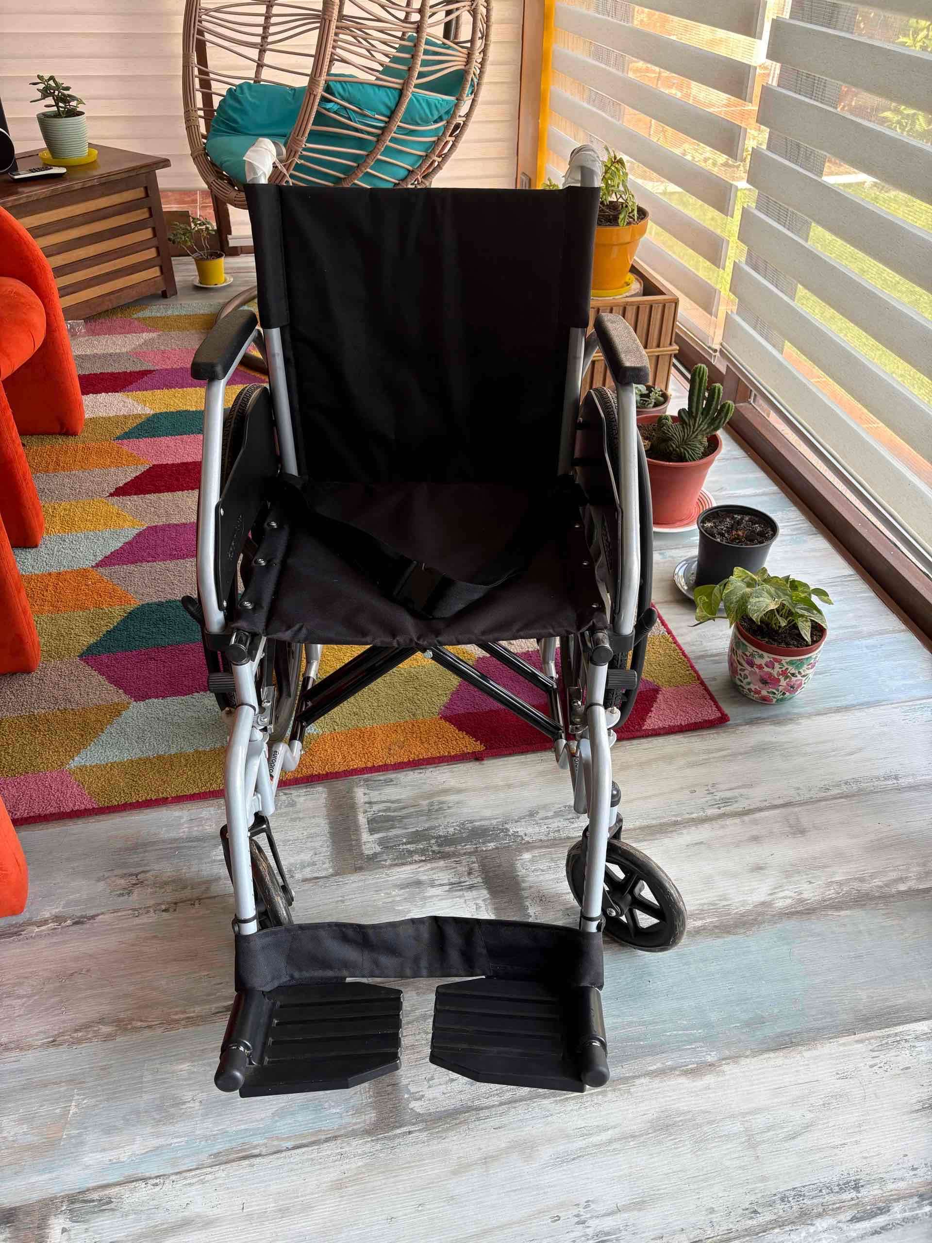 Silla de ruedas plegable - miniatura 4