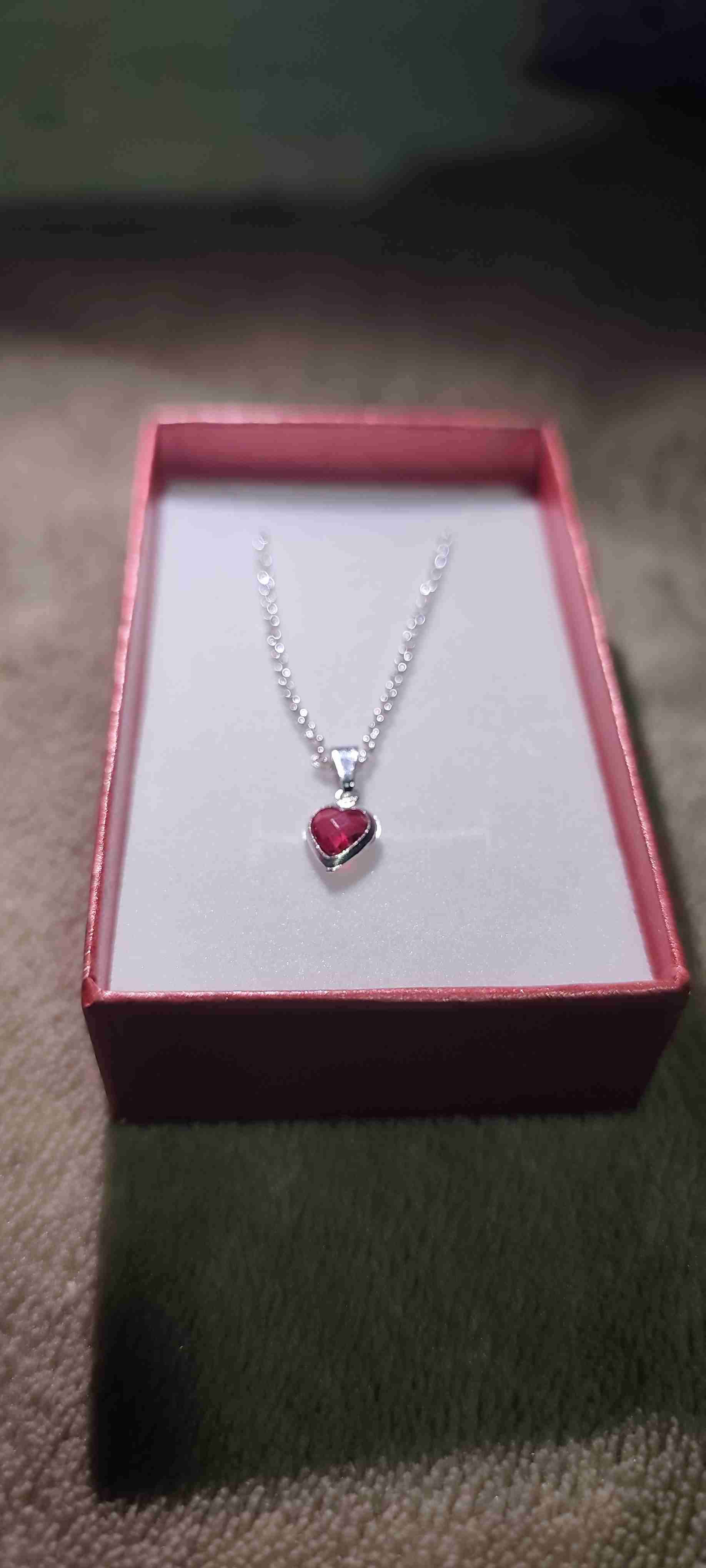 Collar de plata con corazón rojo - miniatura 1