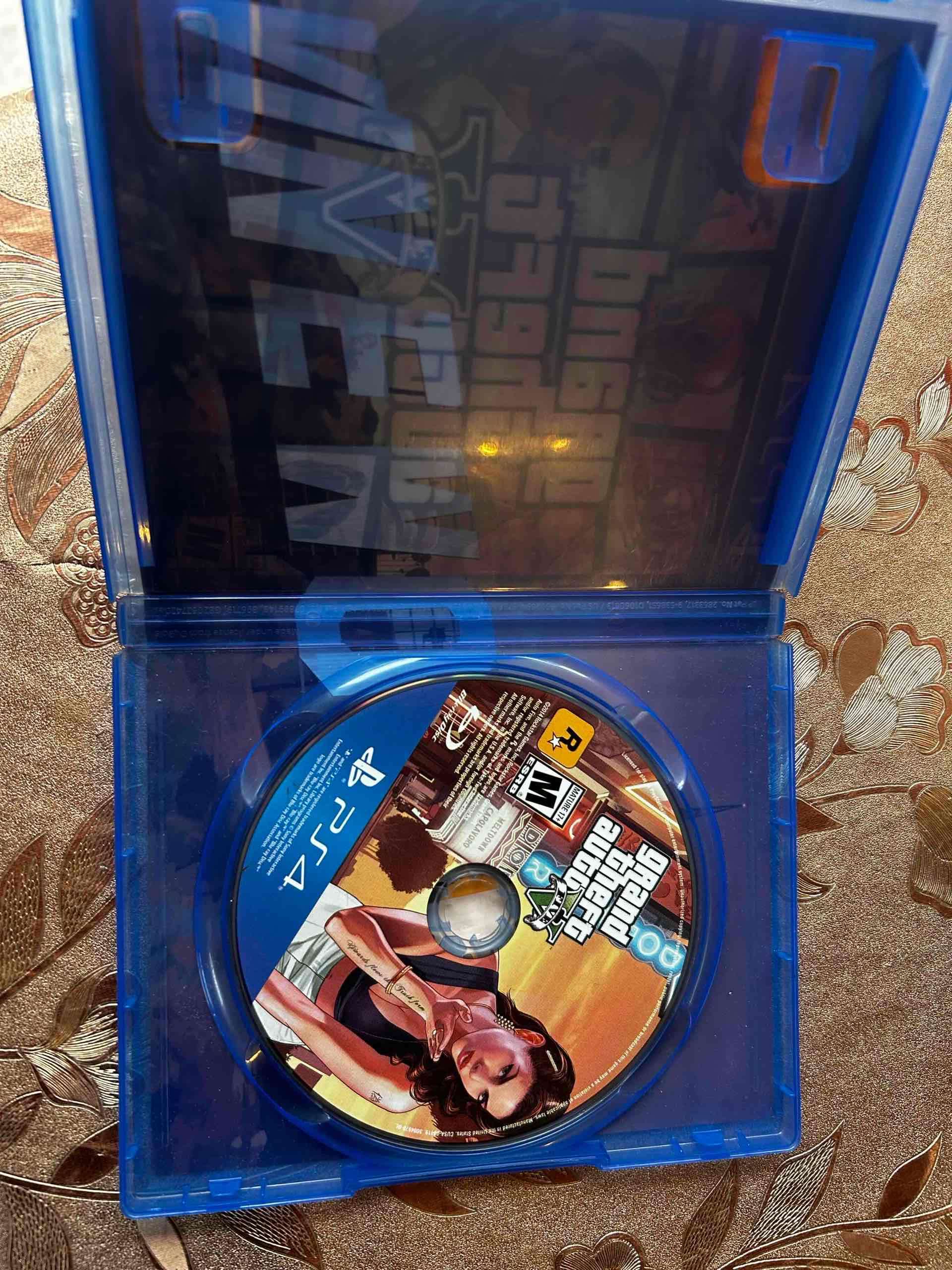 PlayStation 4 Pro + Control + Gta V - miniatura 5