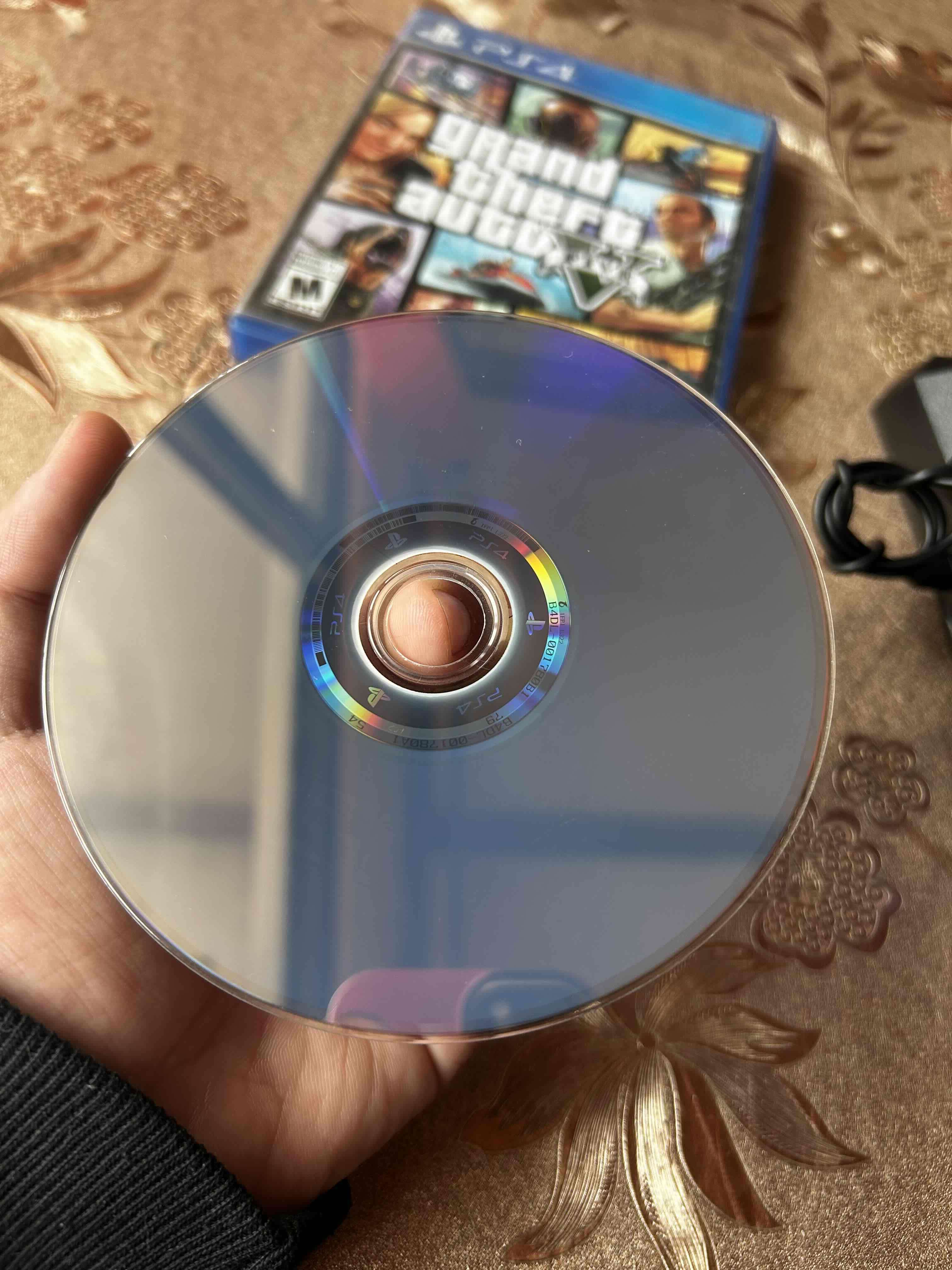 PlayStation 4 Pro + Control + Gta V - miniatura 6