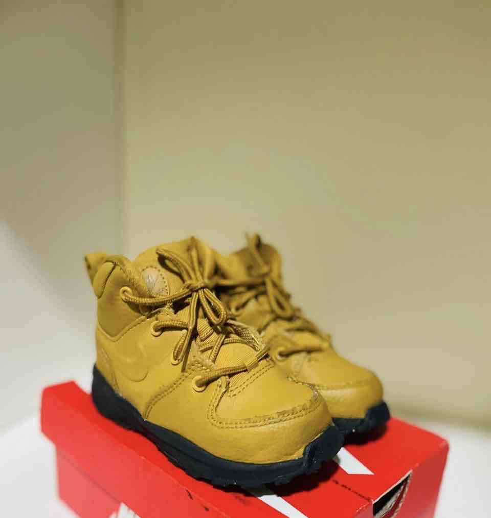 Zapatillas Nike amarillas n°25 - miniatura 2