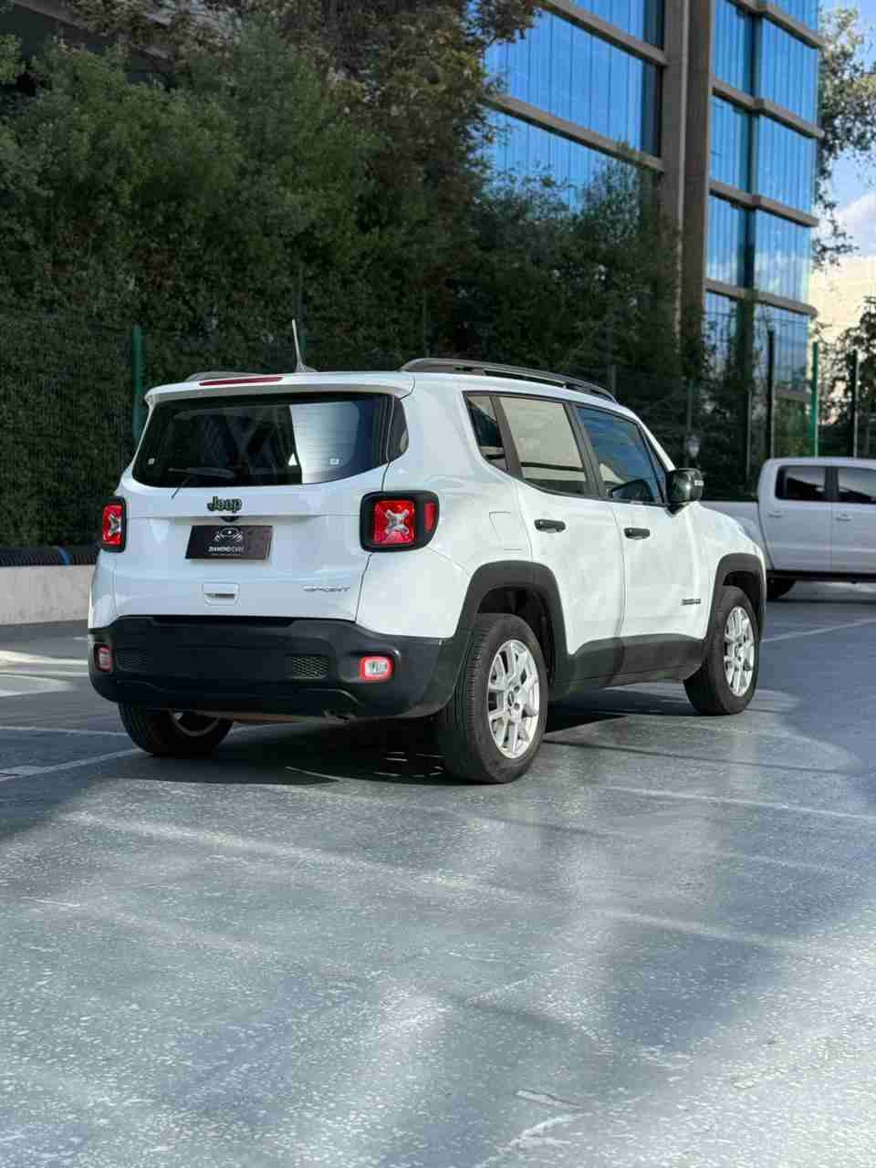 Jeep Renegade 2022 - miniatura 3