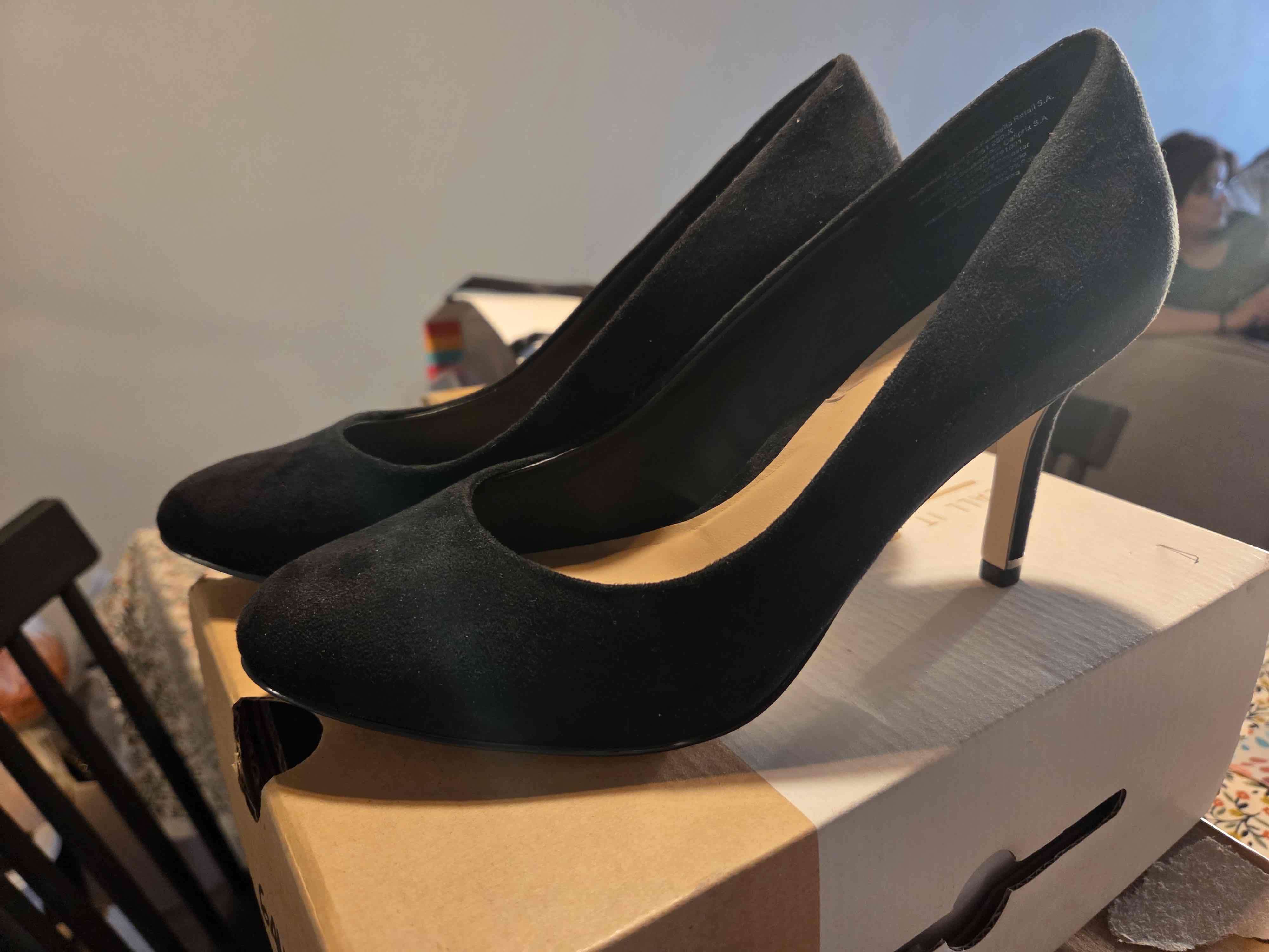 Zapatos negros gamuzados de taco alto - miniatura 3
