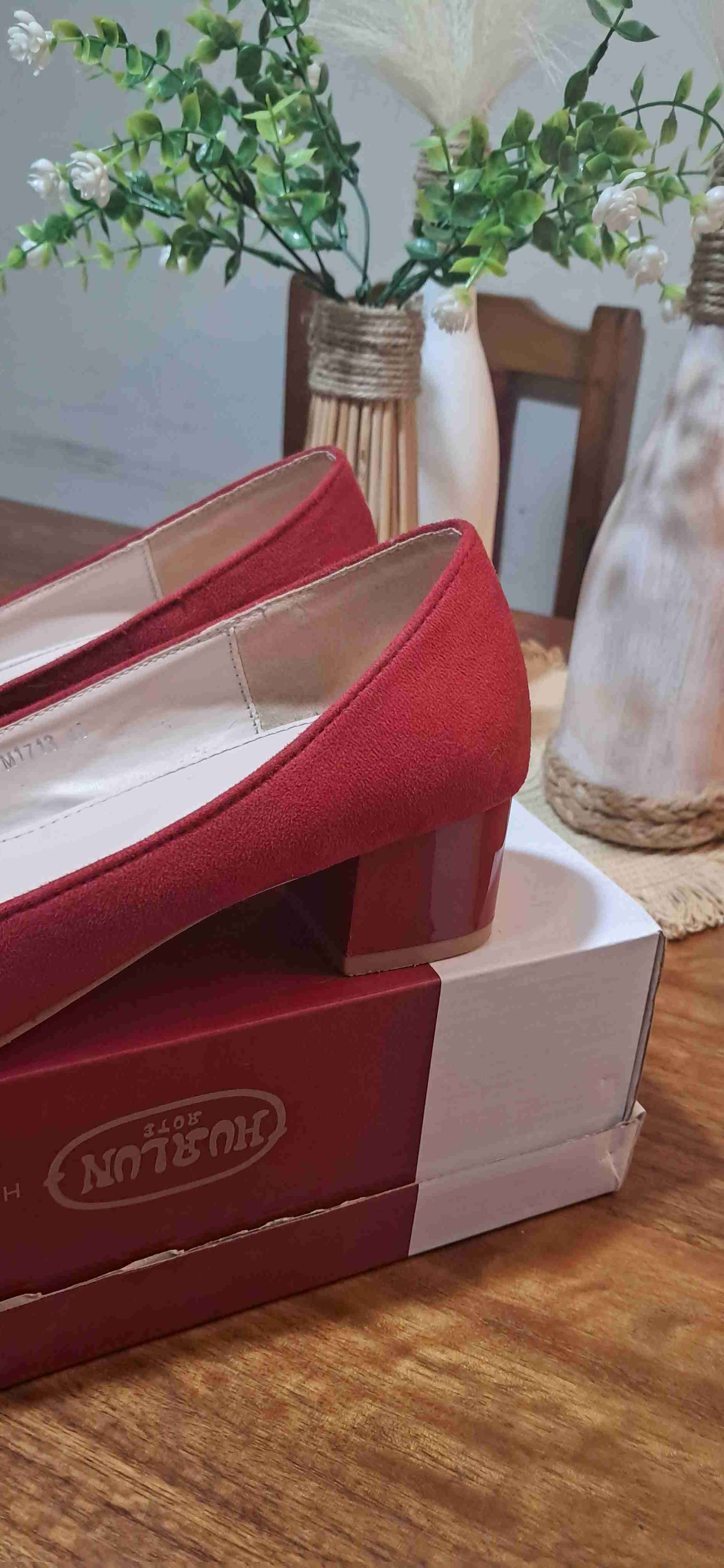 Zapatos rojos en buen estado - miniatura 2