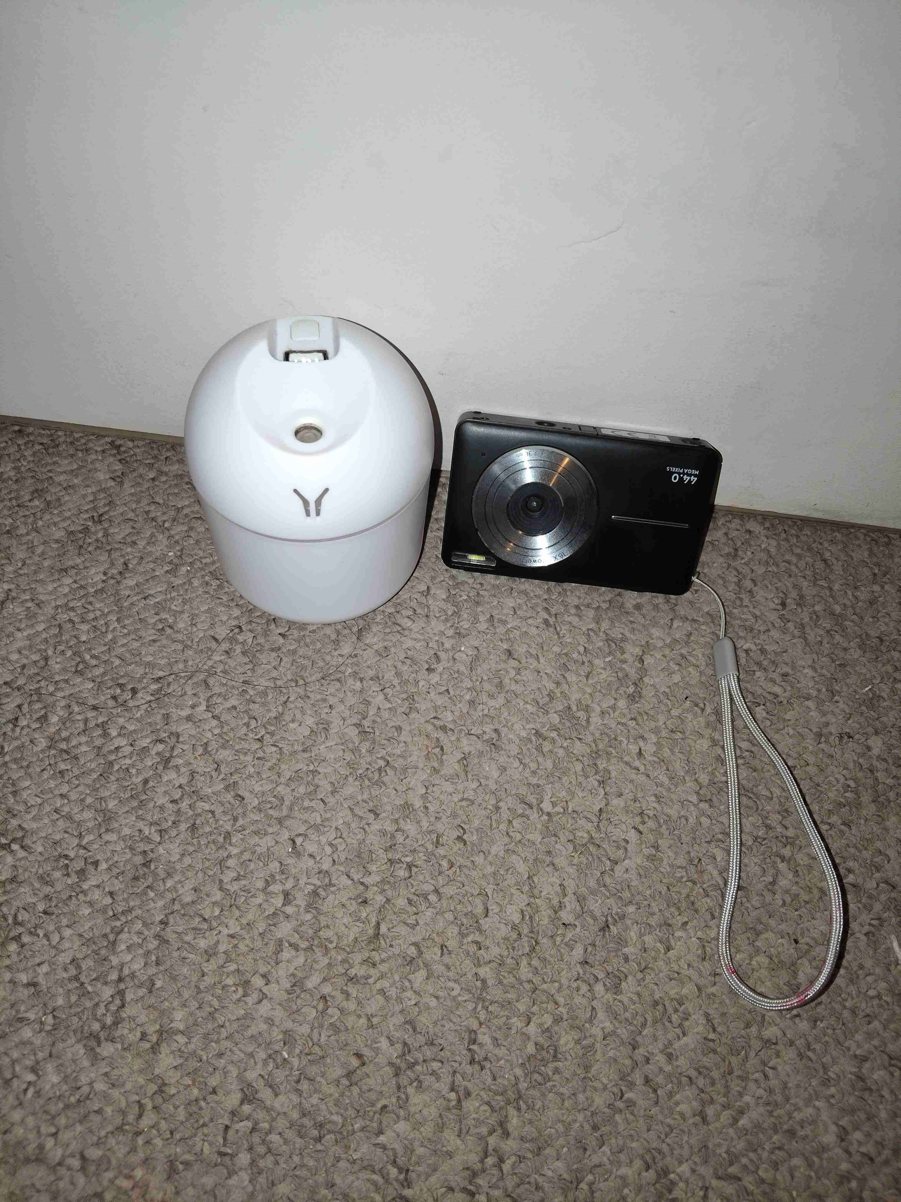 Cámara digital compacta y humificador 15.000 c/u