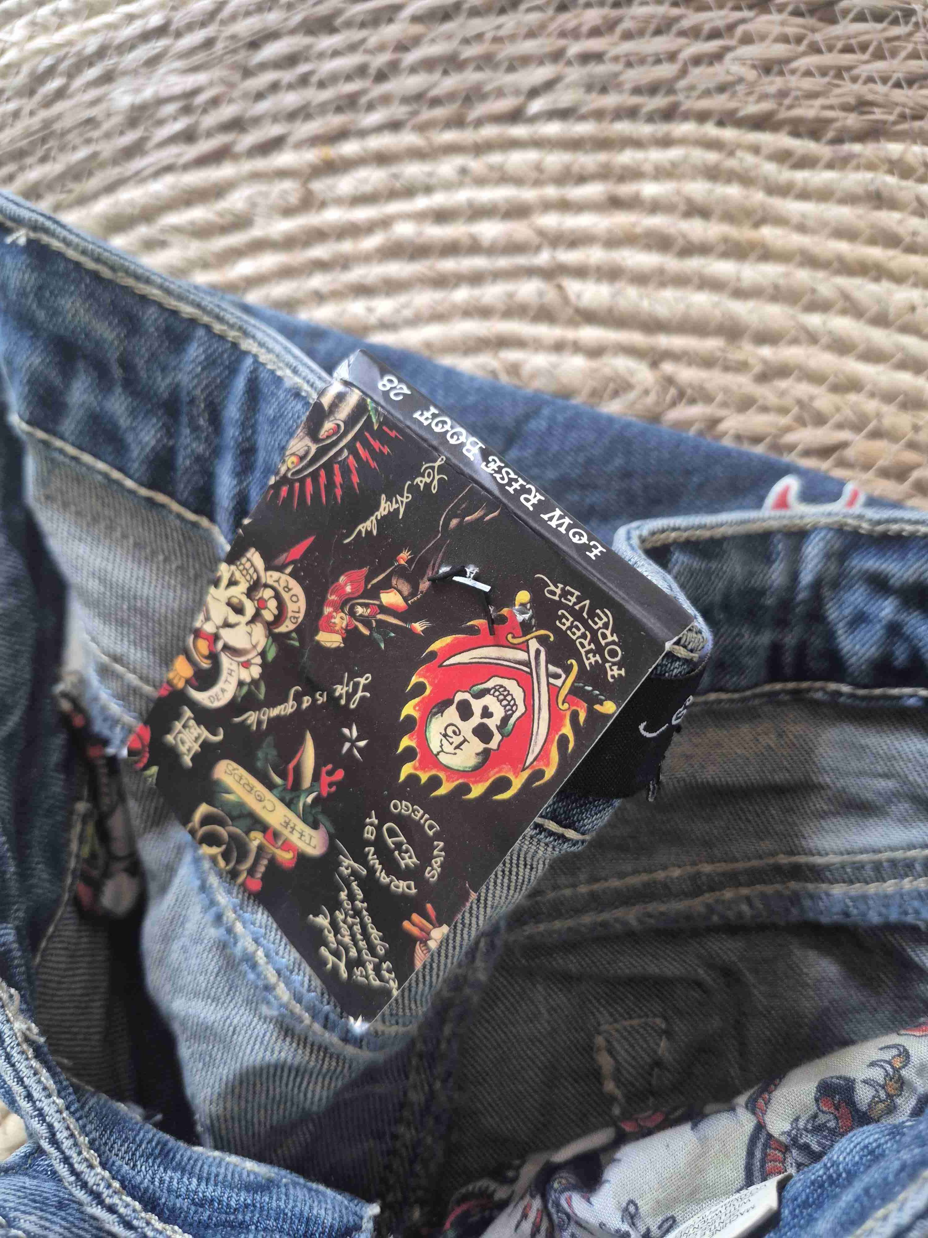 Jeans con diseño de dragón - miniatura 5