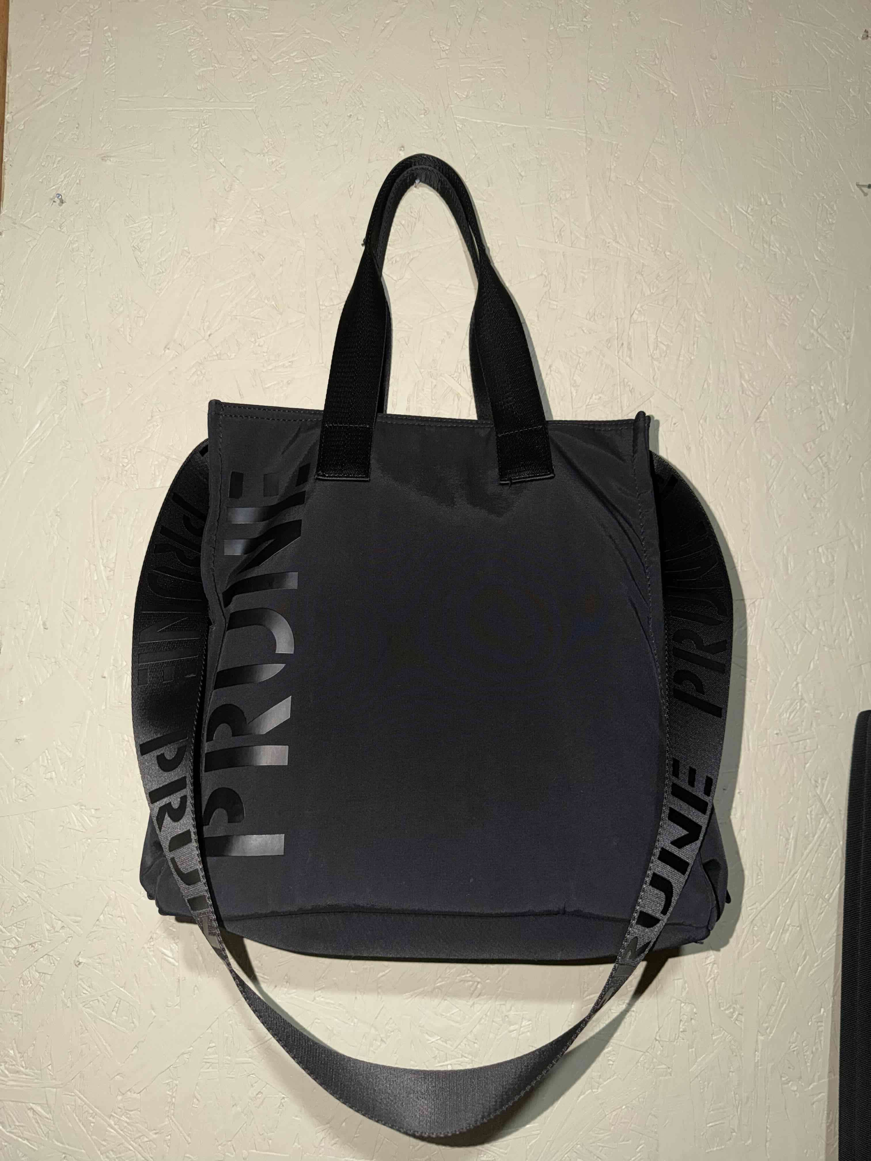 Bolso negro con asas - miniatura 1