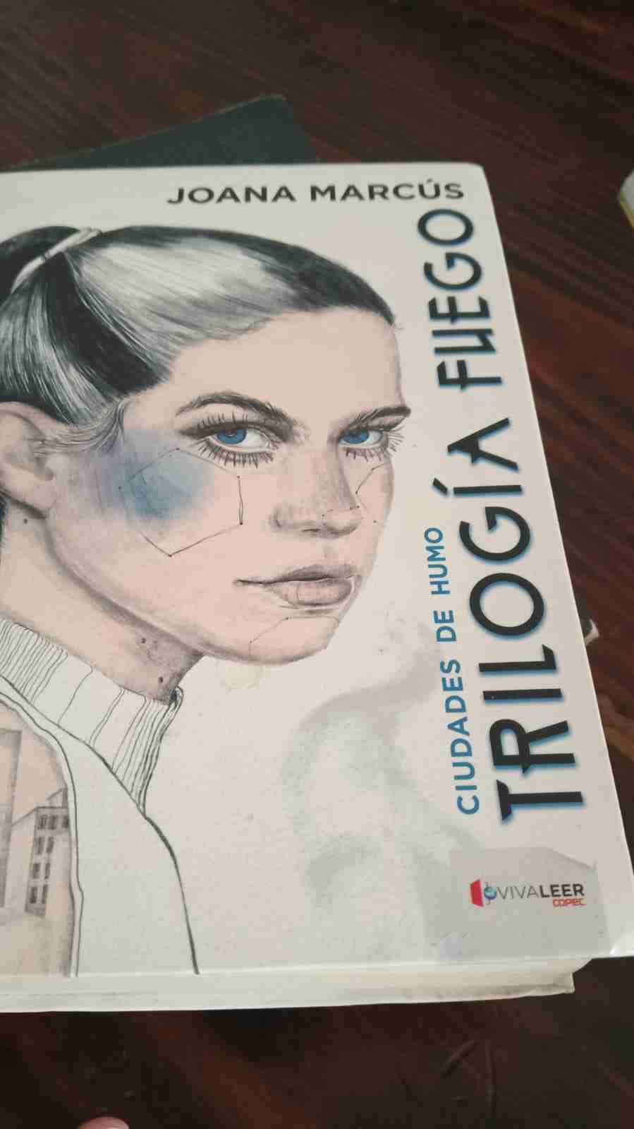 Libro Trilogía Fuego Joana Marcús