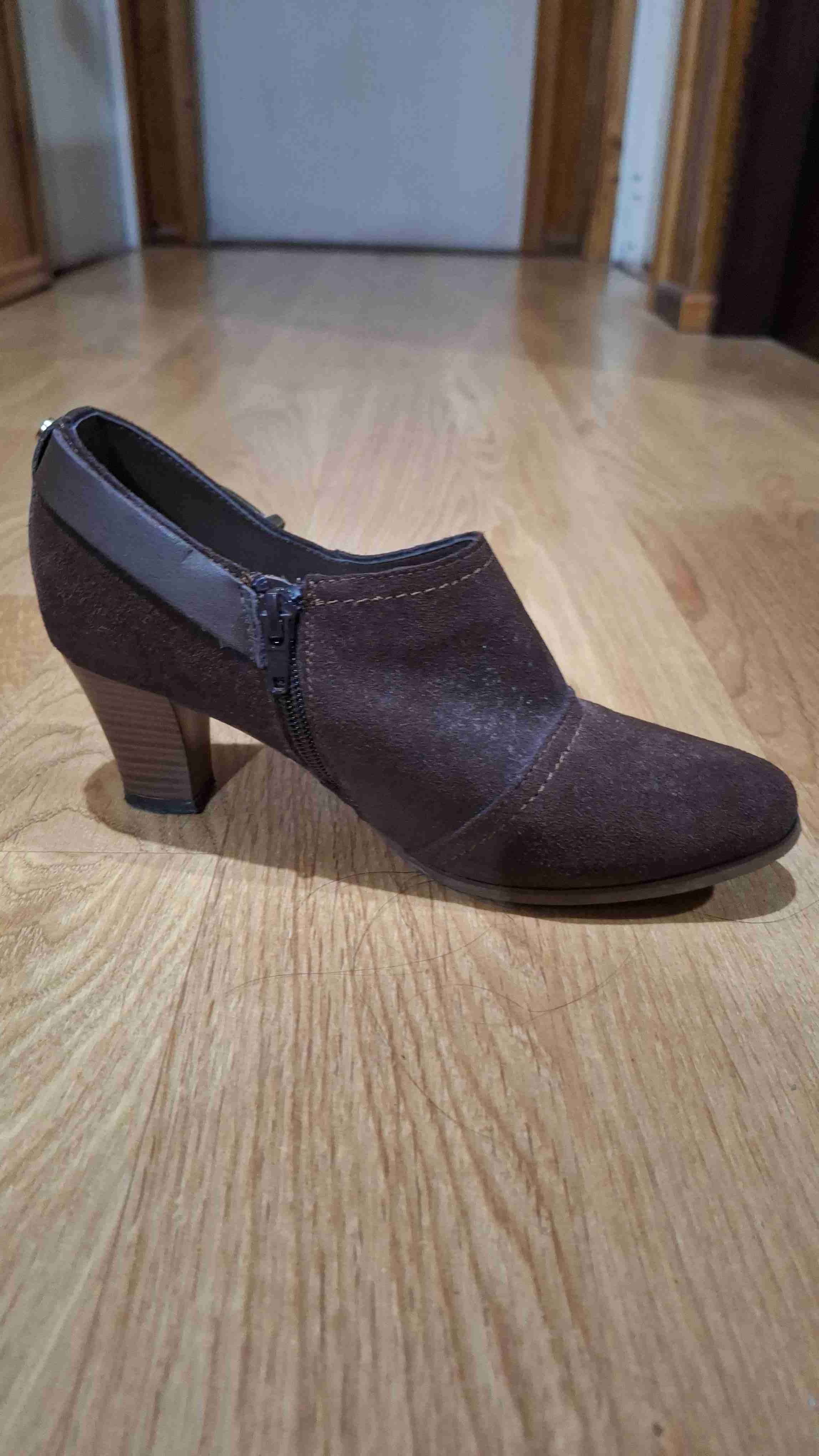 Zapatos de tacón café oscuros - miniatura 2