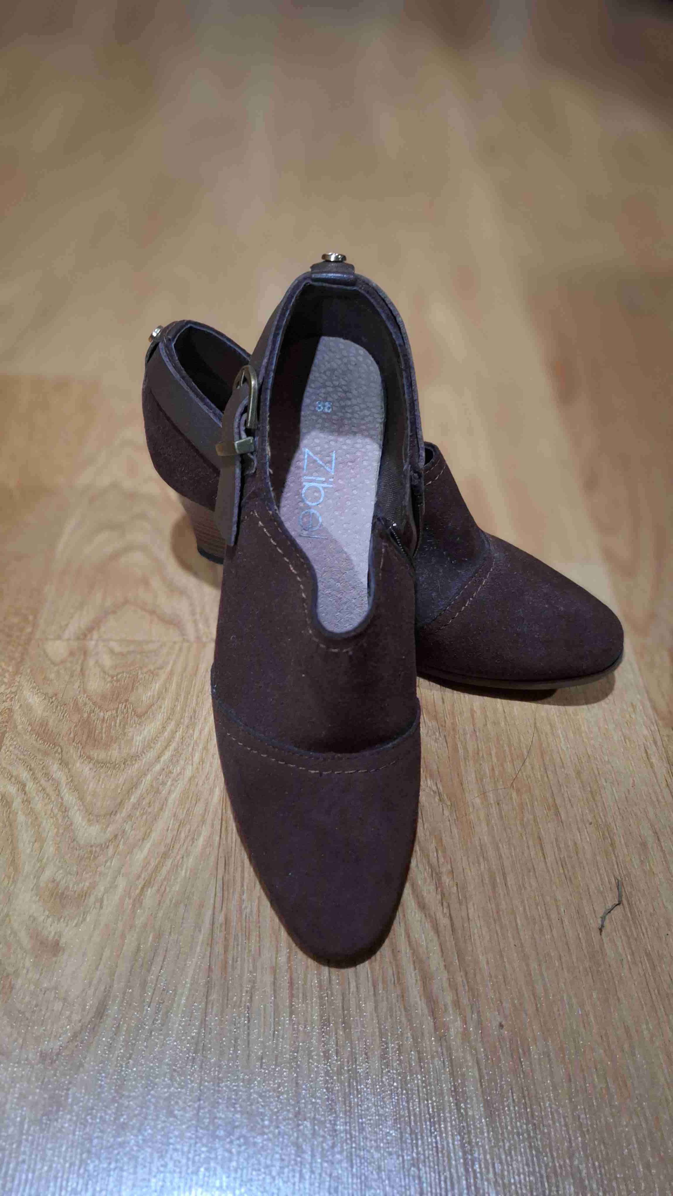 Zapatos de tacón café oscuros - miniatura 3