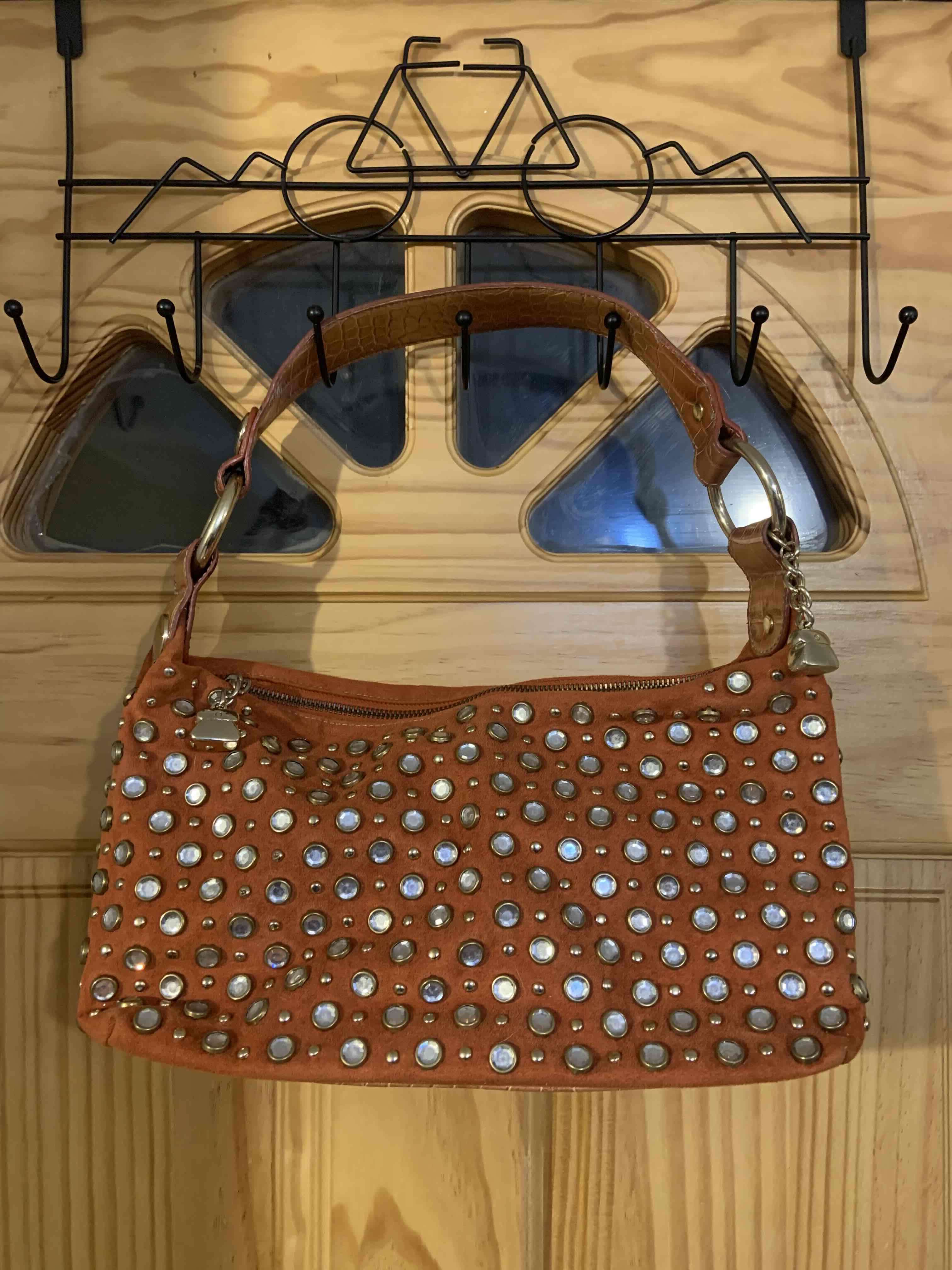 Cartera de gamuza con apliques - miniatura 2