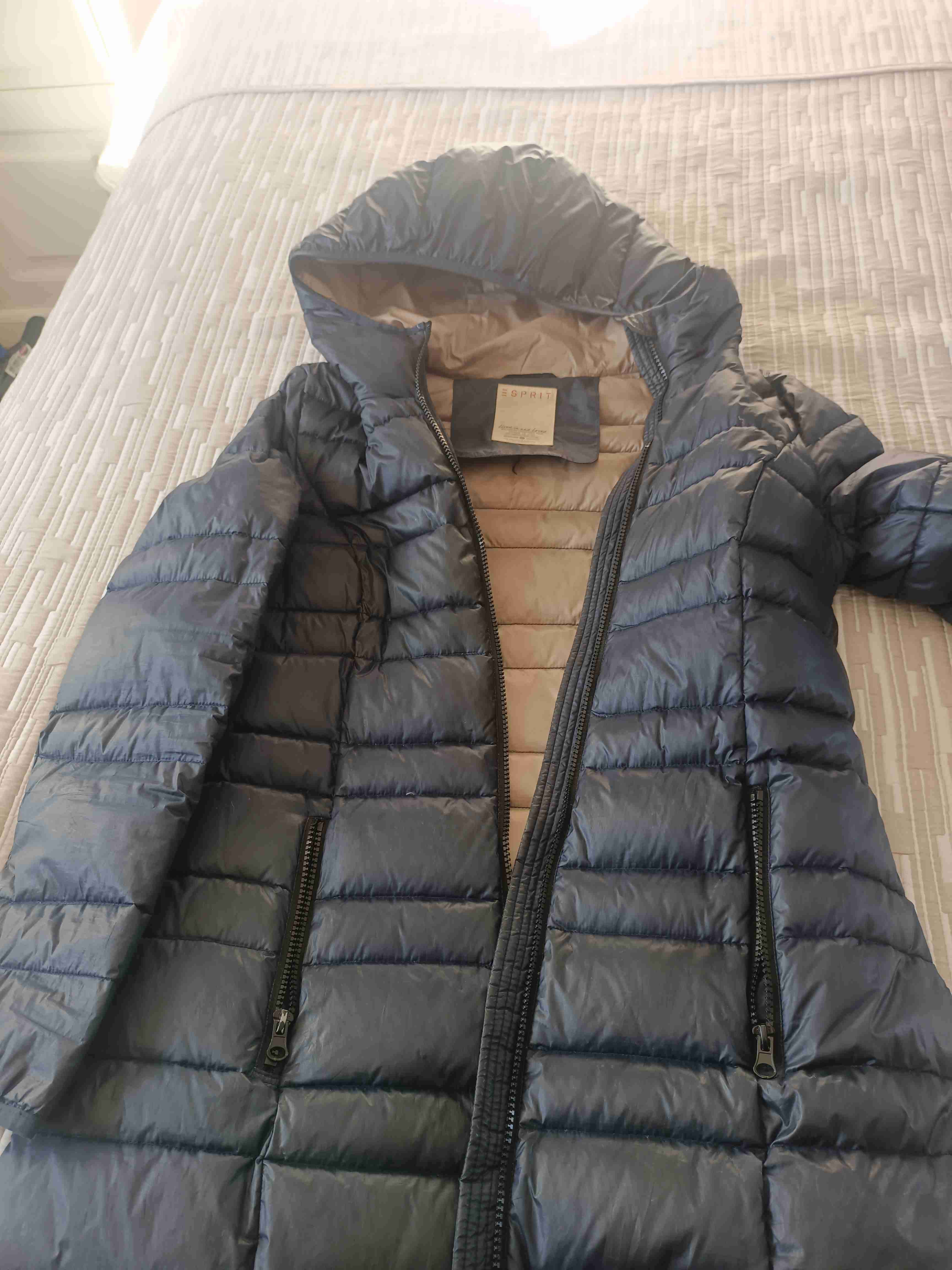 Chaqueta acolchada azul con capucha - miniatura 1