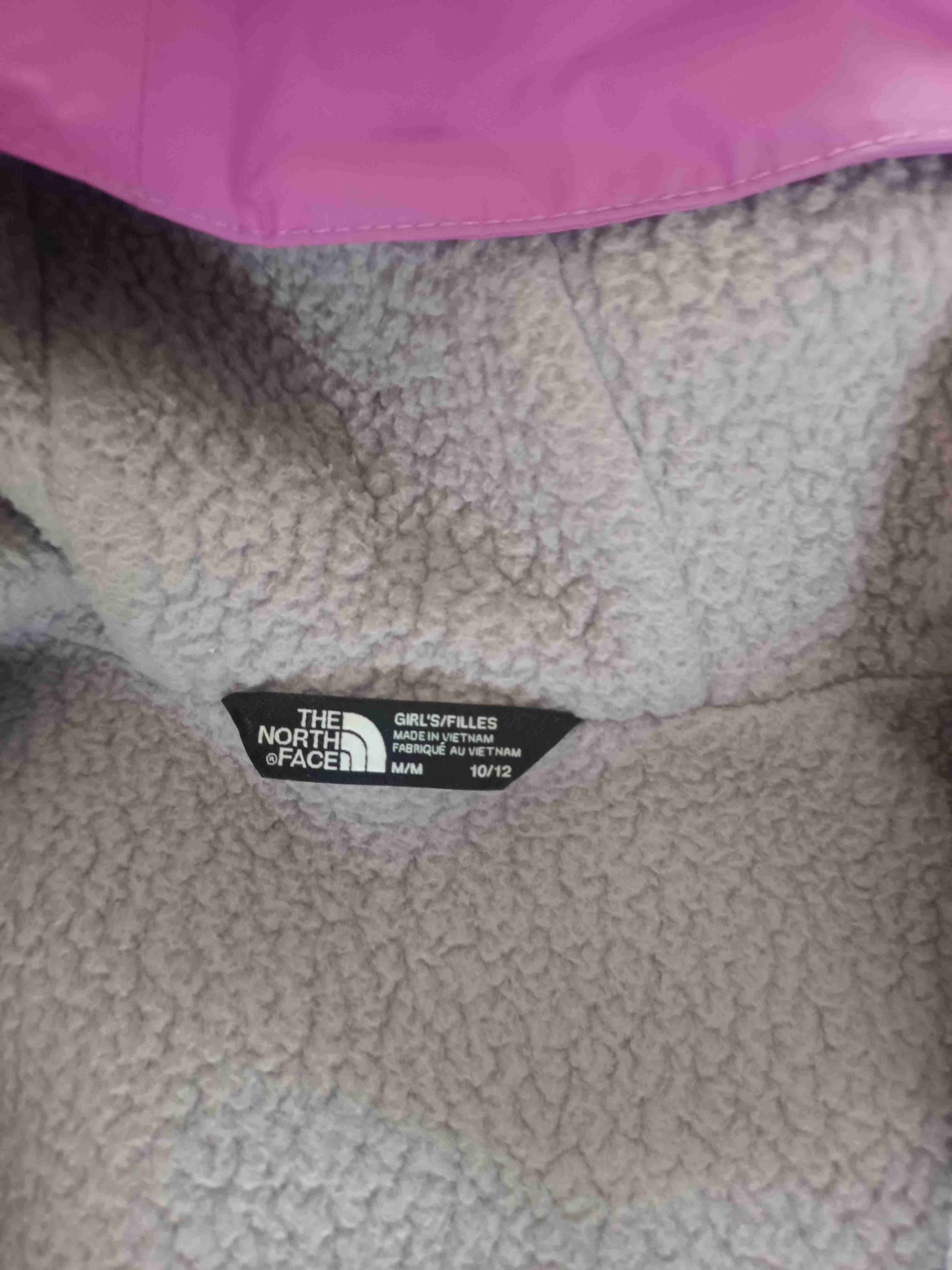 Chaqueta impermeable morada con capucha - miniatura 3