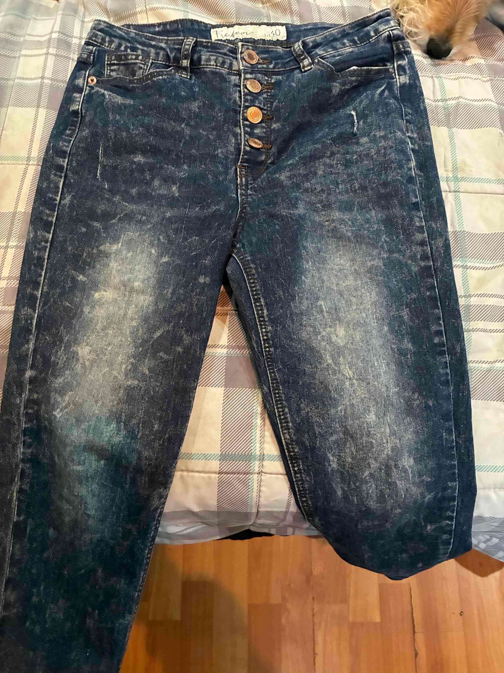 Jeans azul con botones
