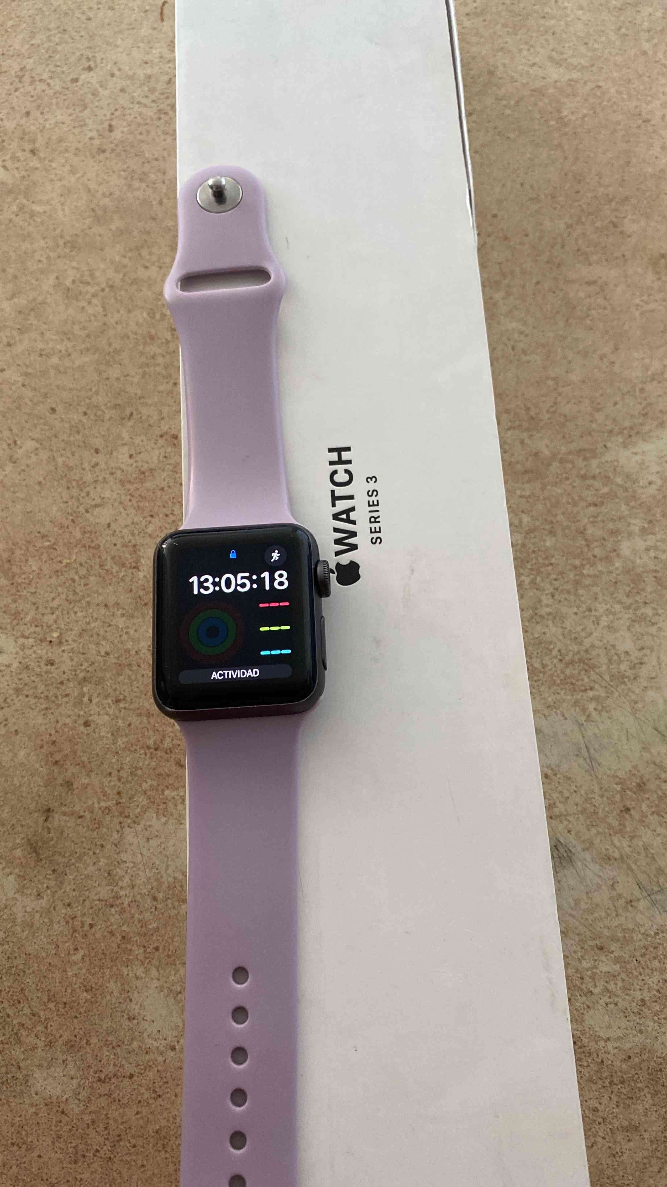 Apple Watch Series 3 lila