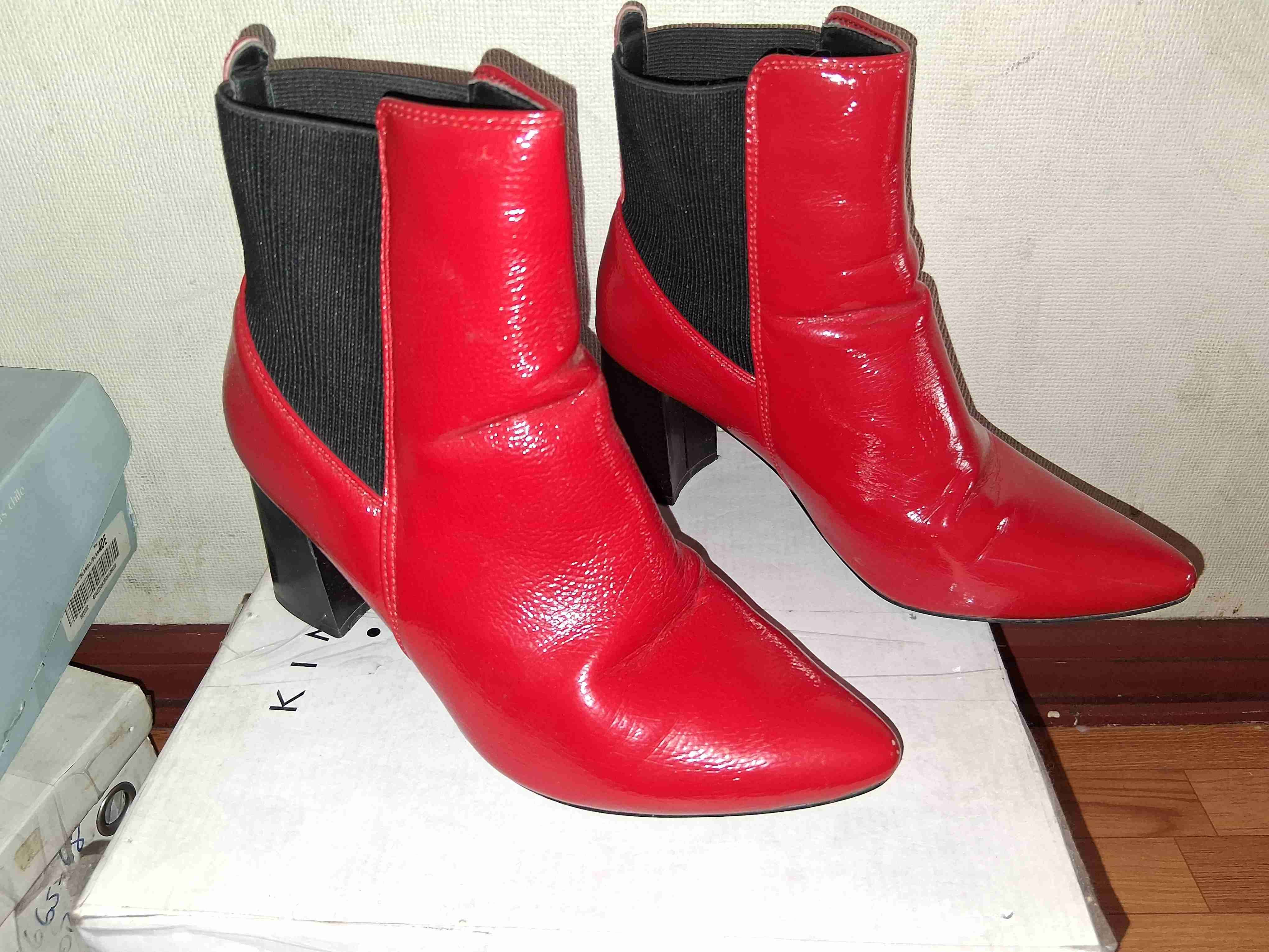 Botines rojos de tacón grueso - miniatura 2