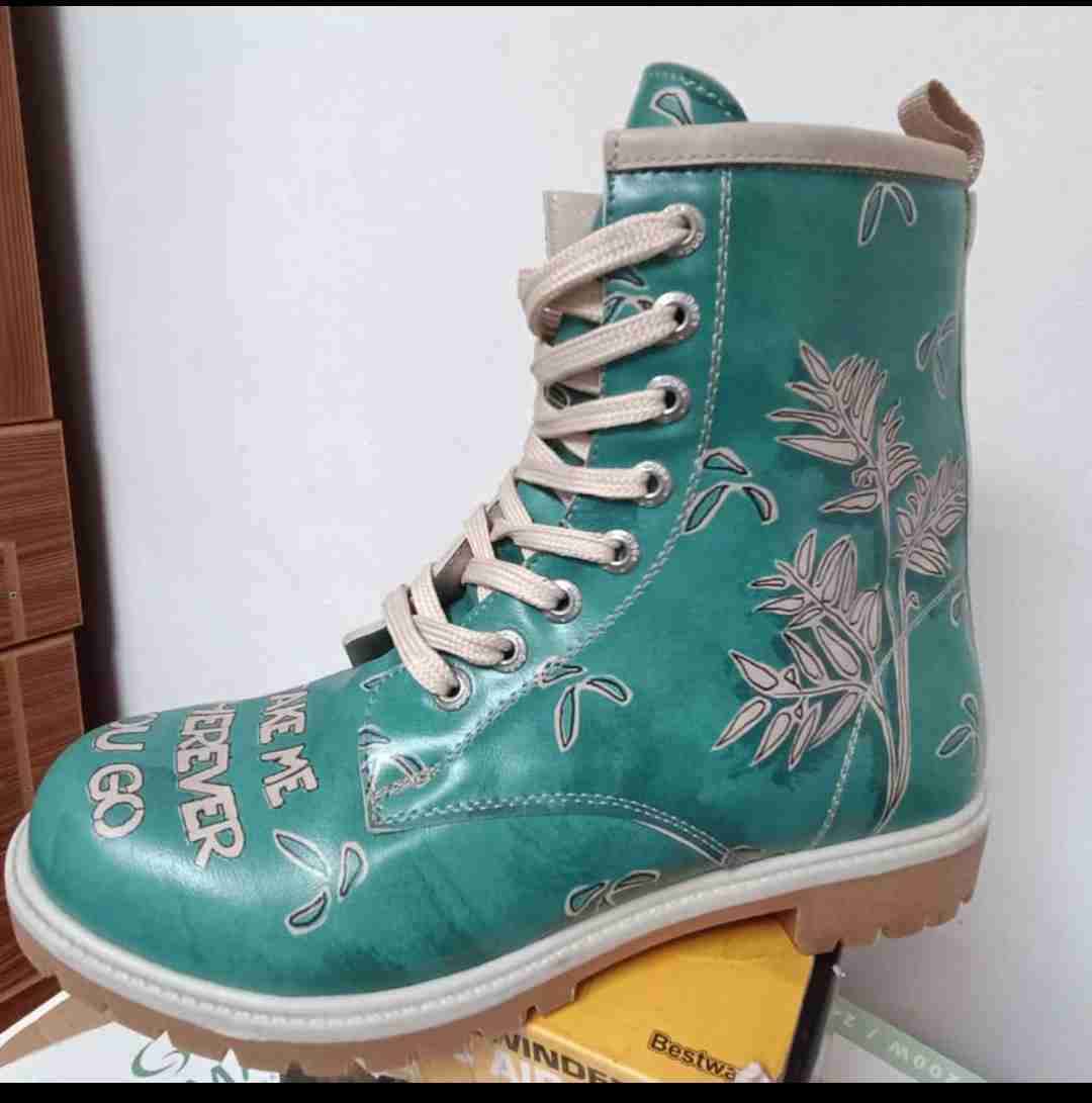 Botas verdes con diseño de koala marca dogo - miniatura 5