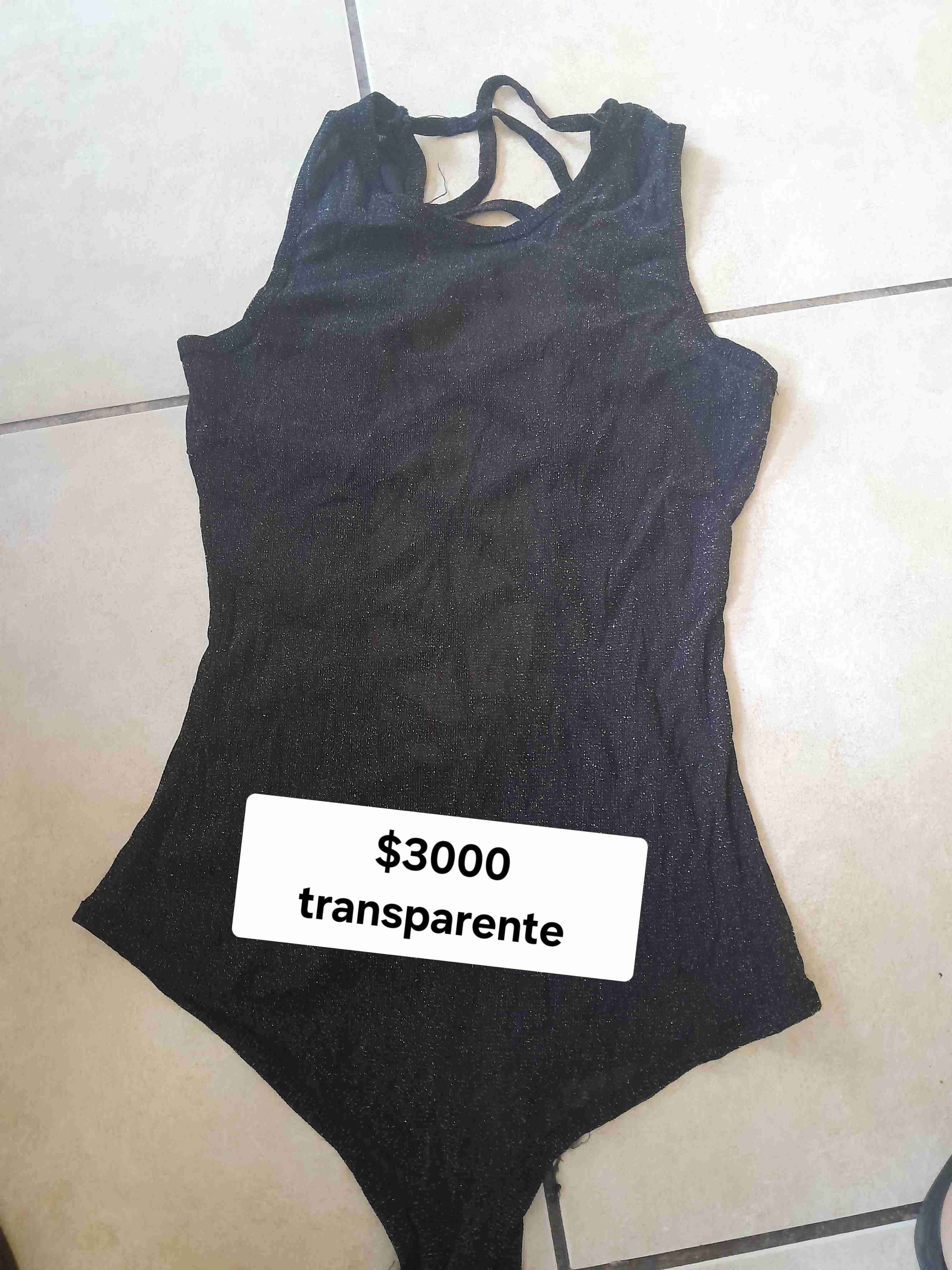 Conjunto top y falda negros - miniatura 4