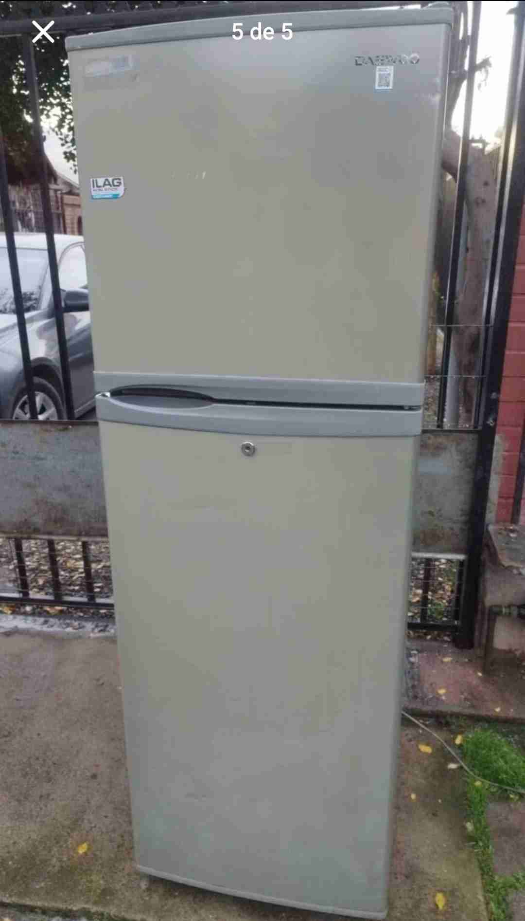 Refrigerador color gris - miniatura 1