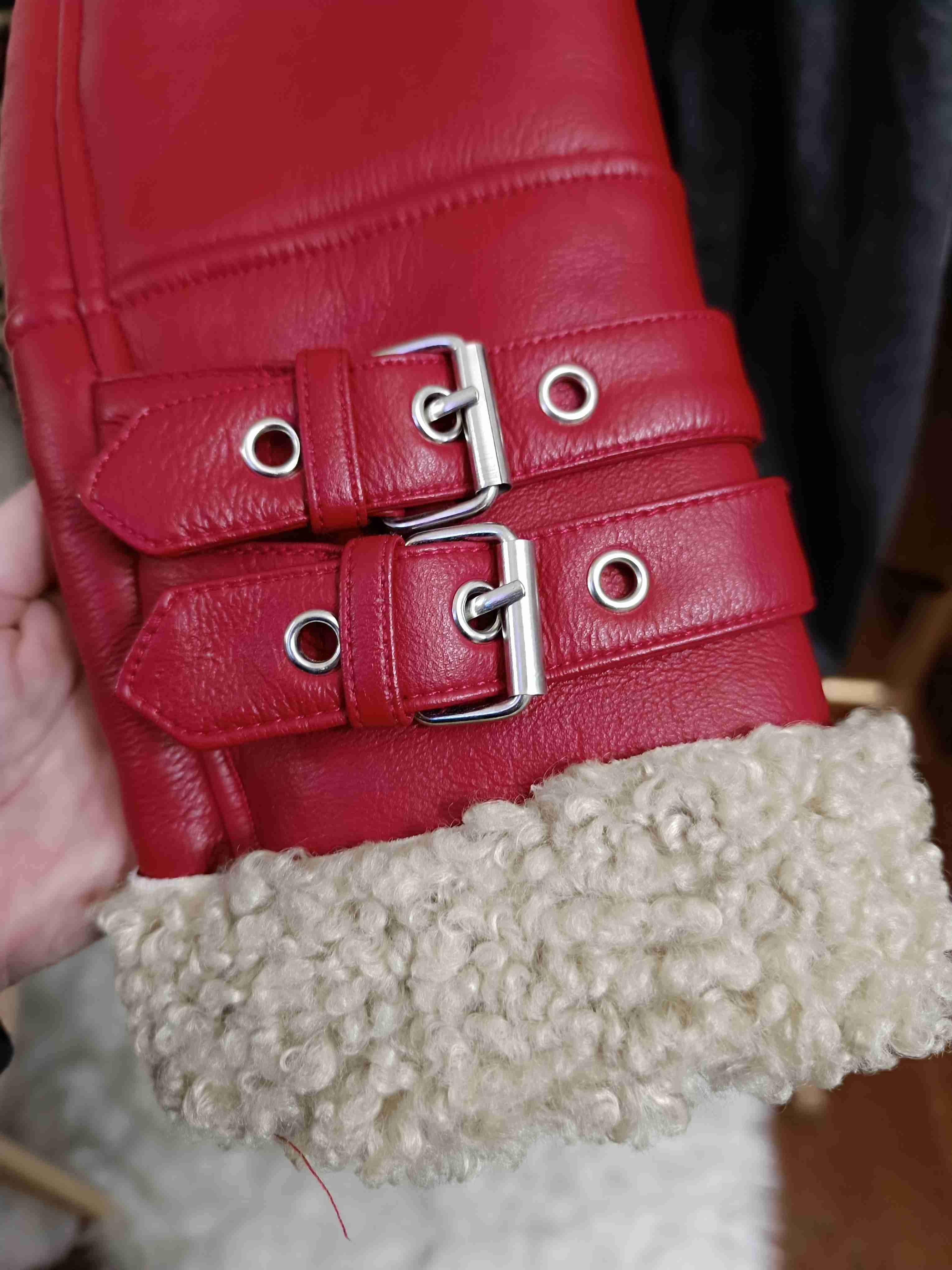Chaqueta roja con forro de lana - miniatura 3