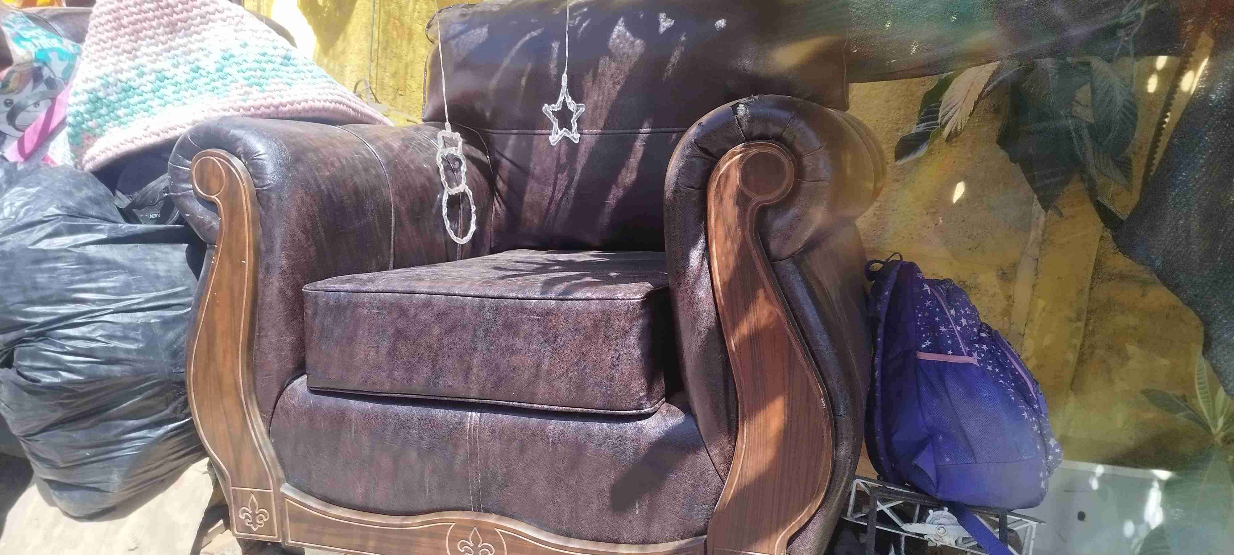 Sillón de cuero negro - miniatura 2
