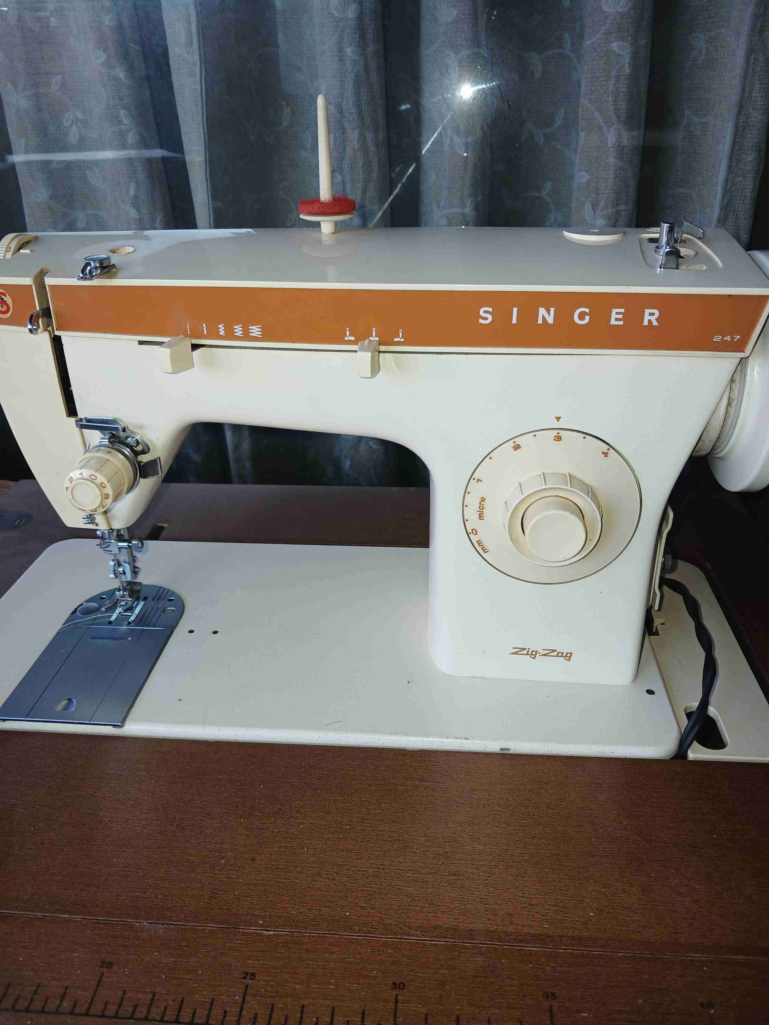 Máquina de coser Singer vintage - miniatura 2